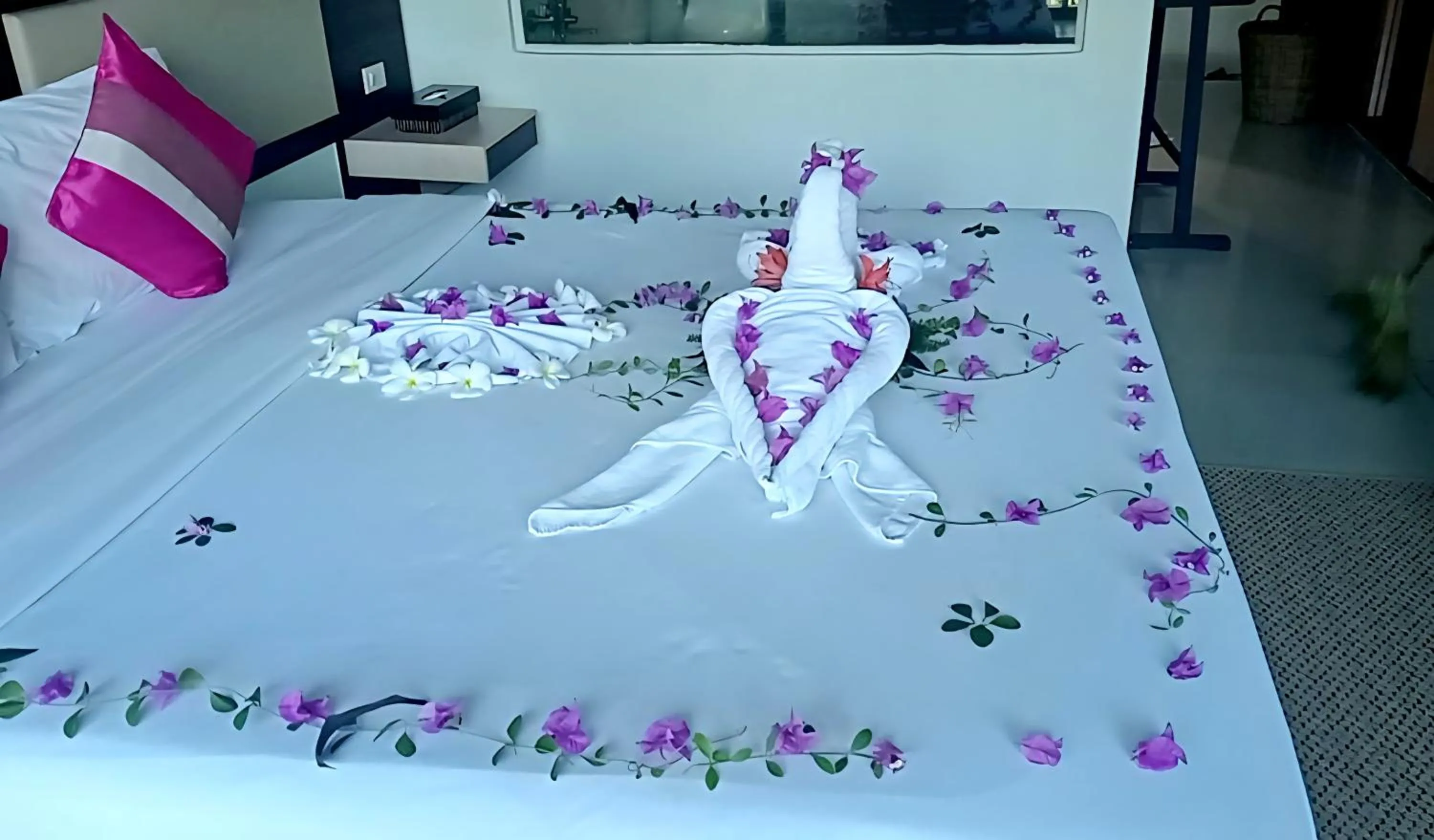 Bed in AM Surin Place - SHA Extra Plus