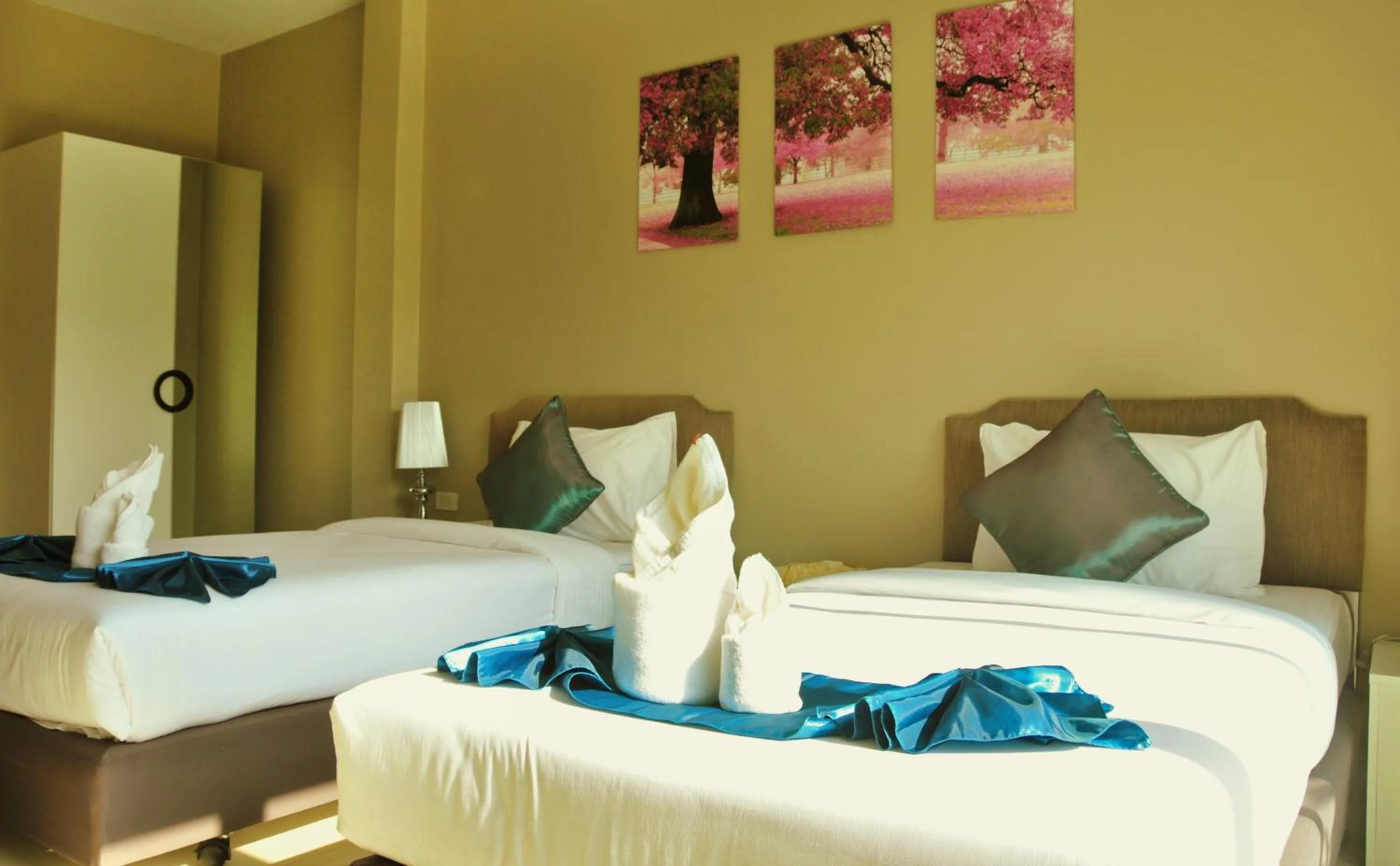 Bed in AM Surin Place - SHA Extra Plus