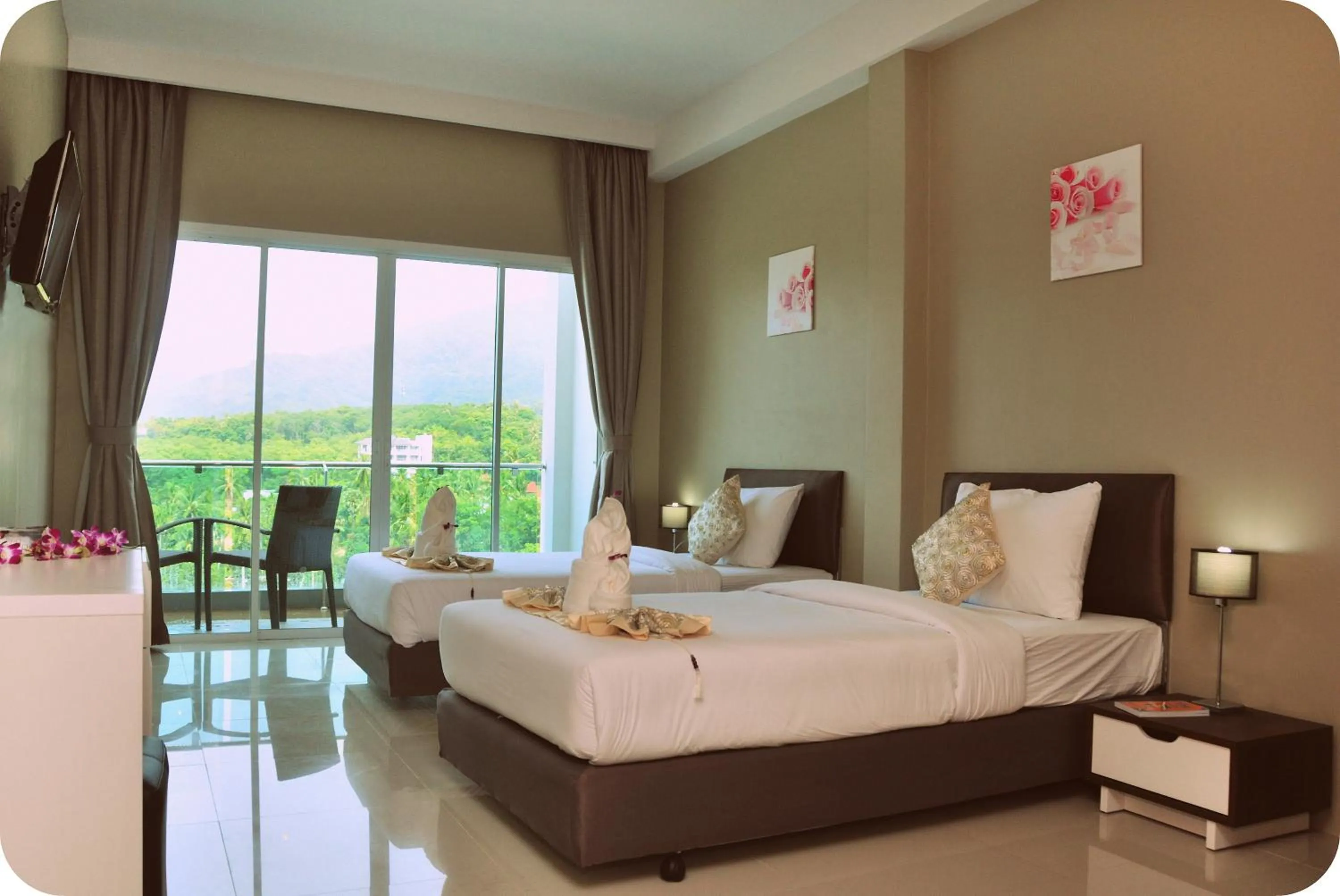 Bed in AM Surin Place - SHA Extra Plus