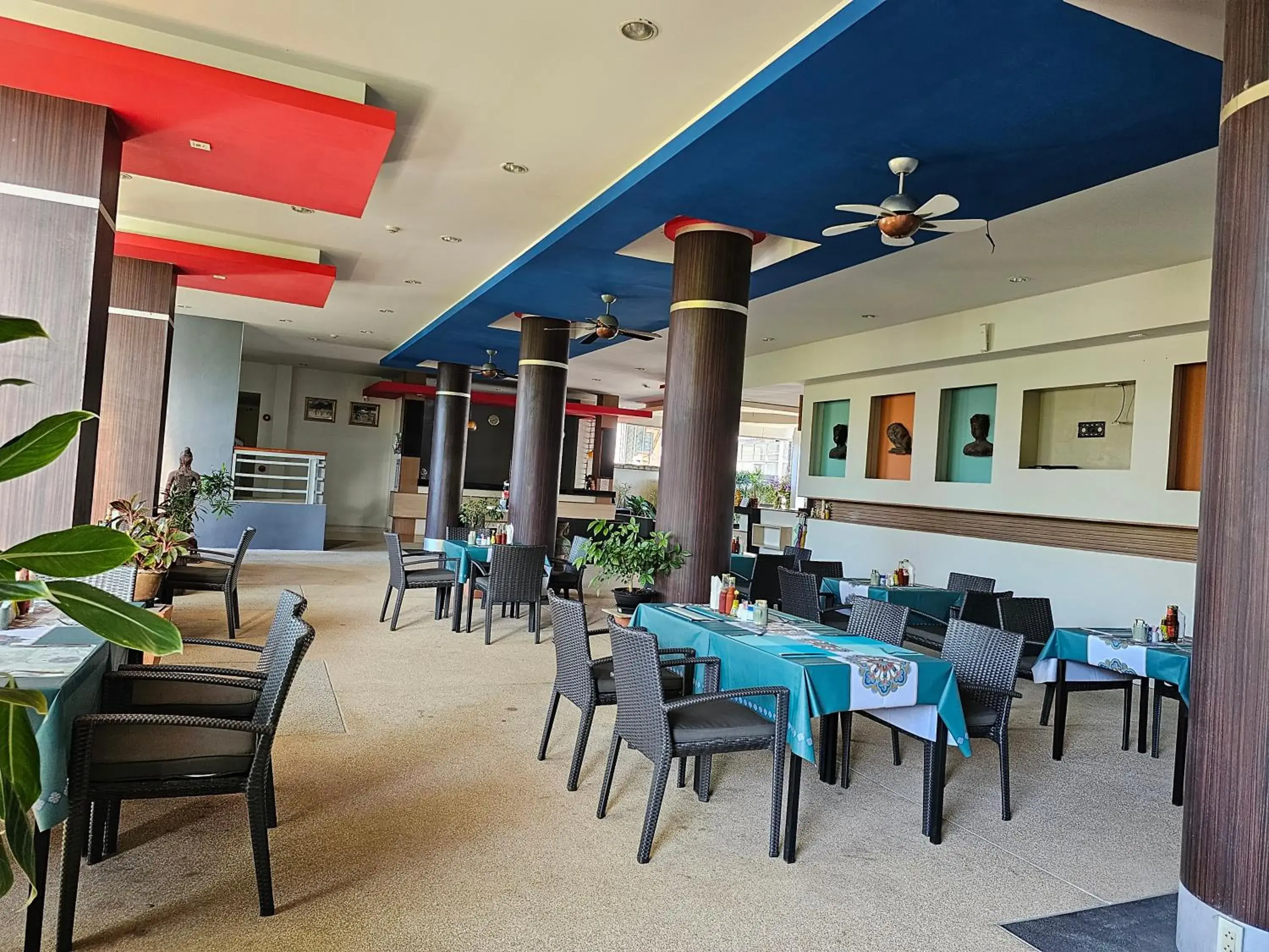 Restaurant/places to eat in AM Surin Place - SHA Extra Plus Restaurant/places to eat in AM Surin Place - SHA Extra Plus