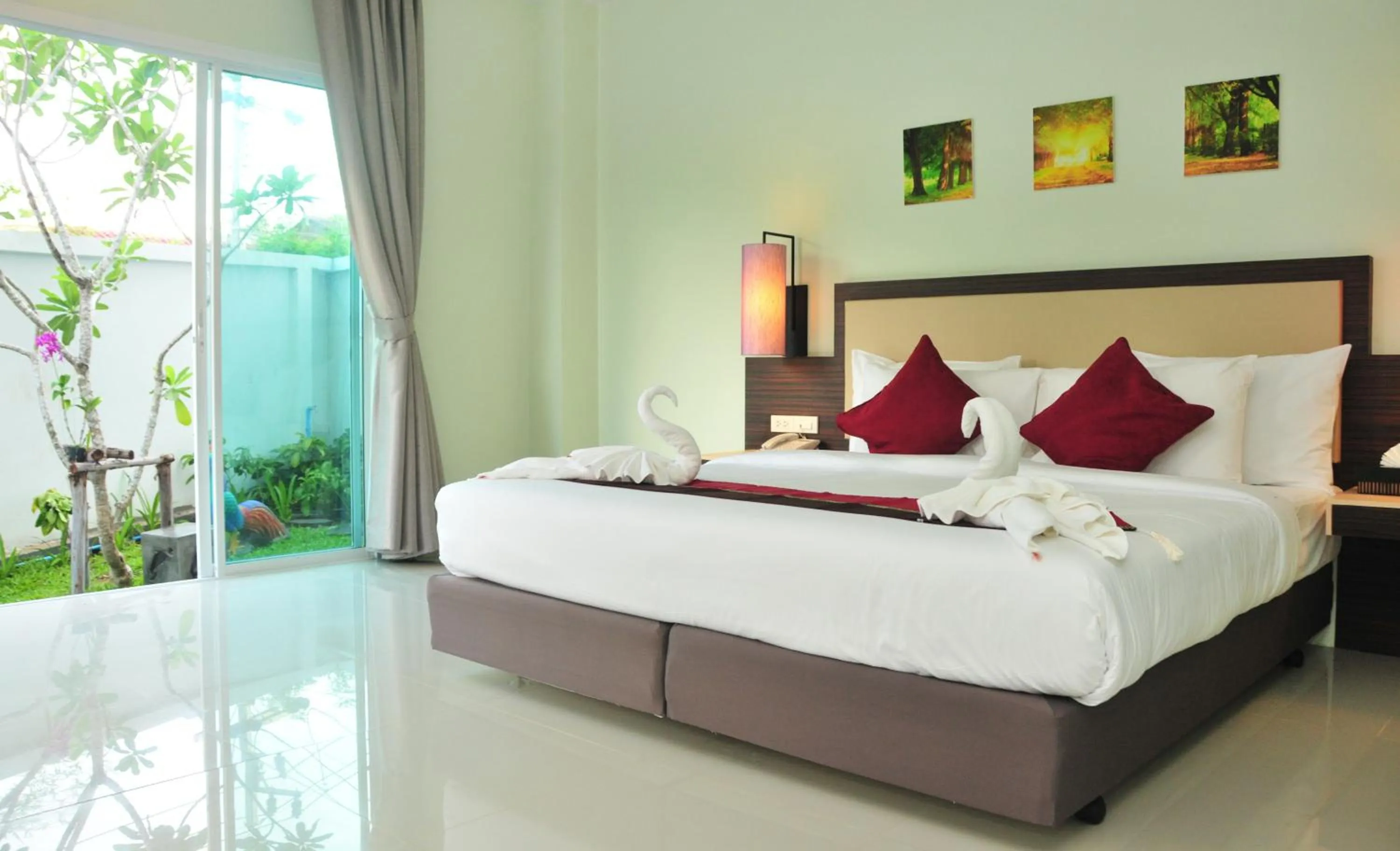 Bedroom, Bed in AM Surin Place - SHA Extra Plus