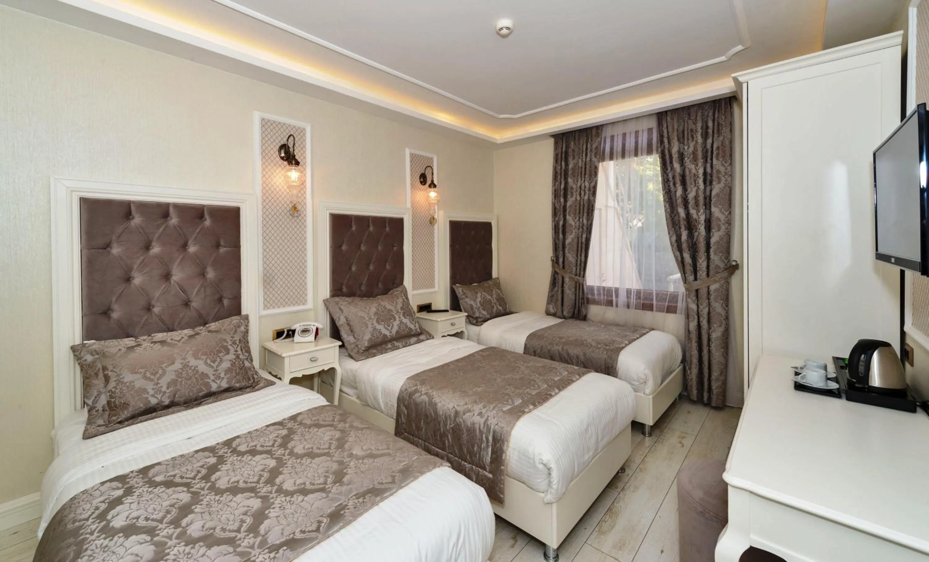 Bedroom, Bed in Zeynep Sultan Hotel