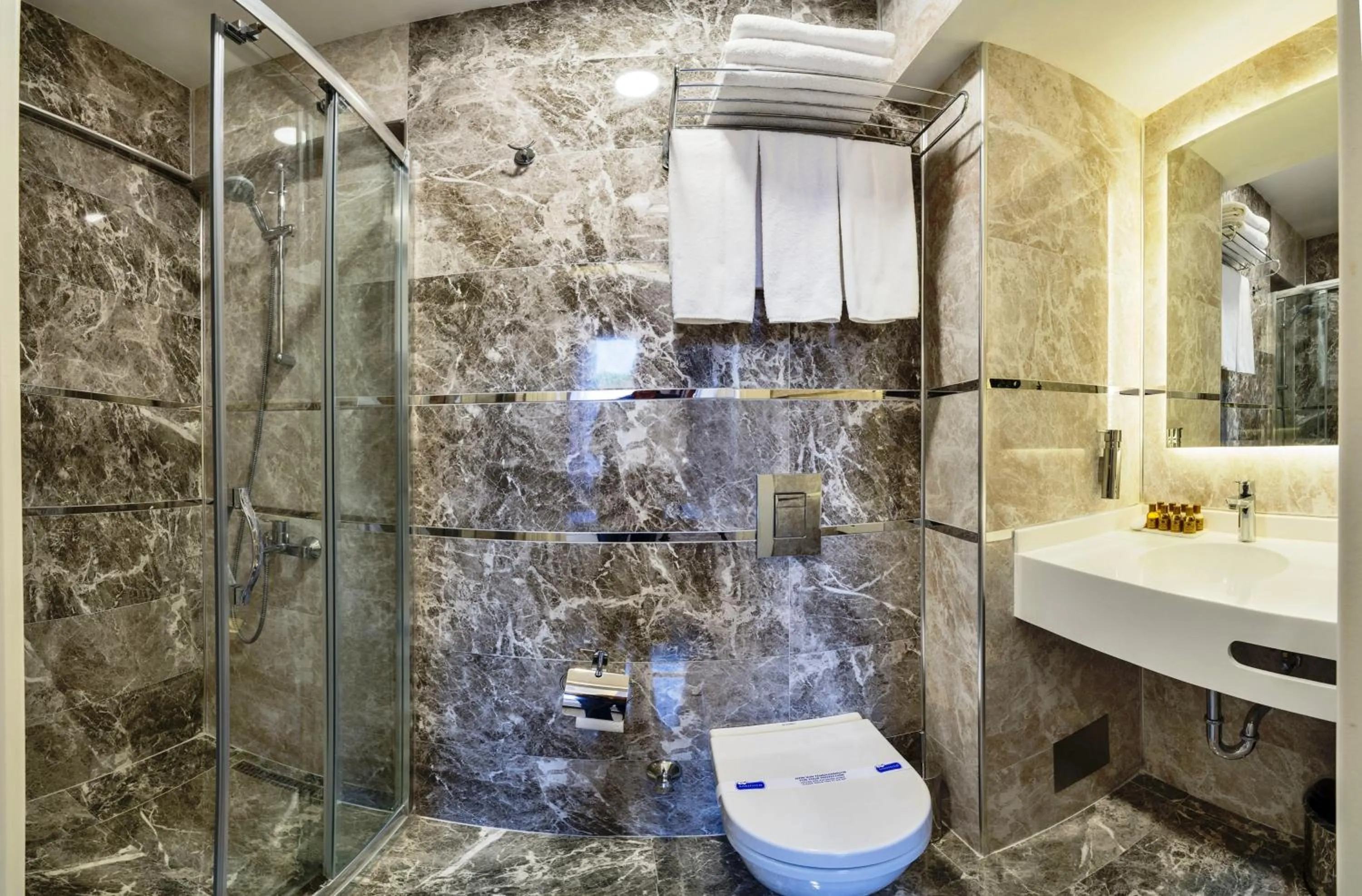 Shower in Zeynep Sultan Hotel
