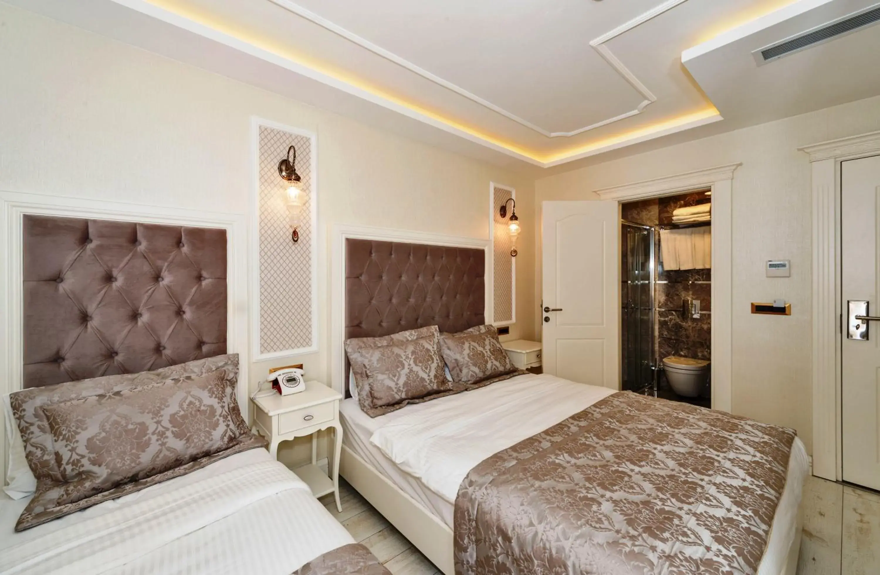 Bed in Zeynep Sultan Hotel Bed in Zeynep Sultan Hotel