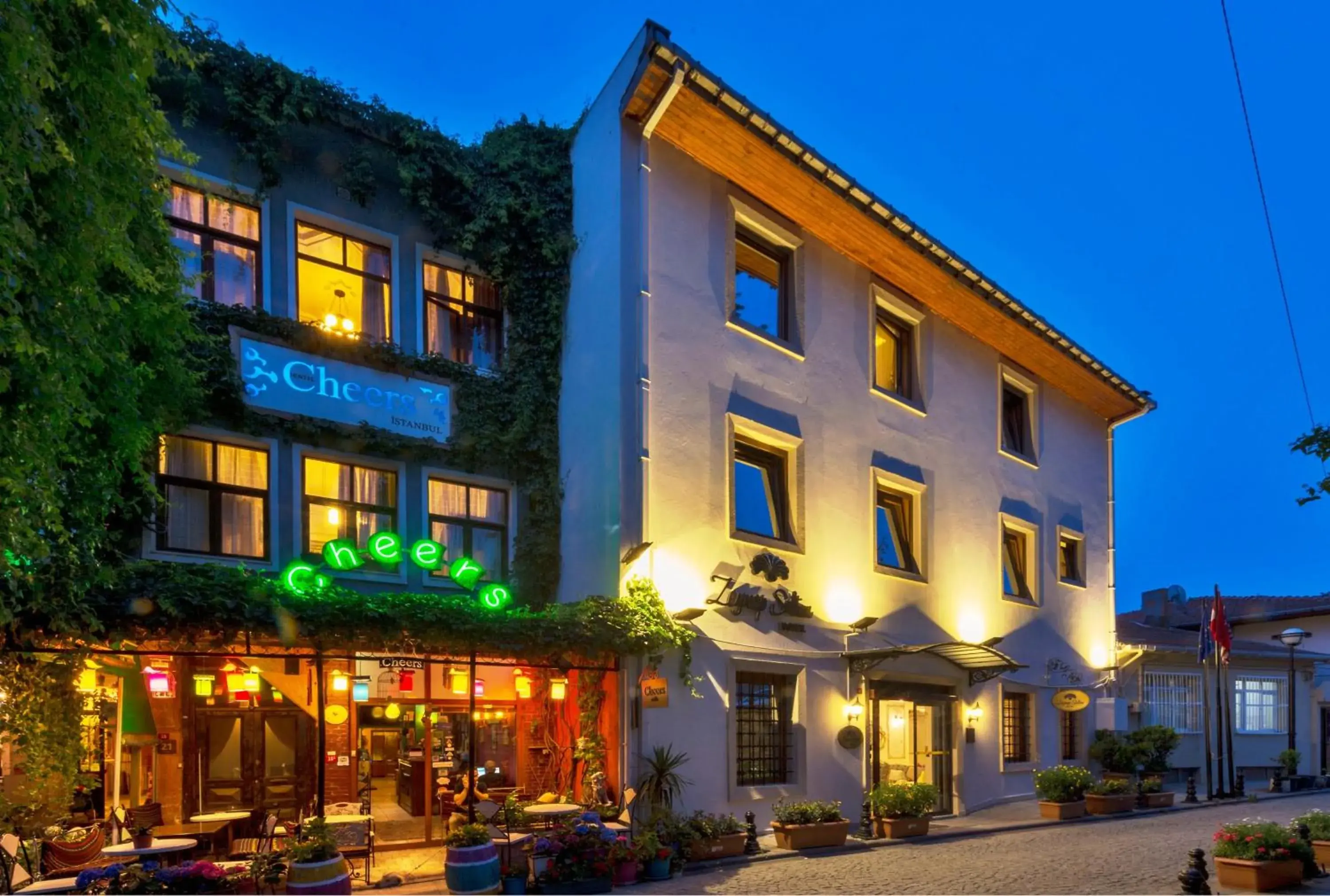 Property building in Zeynep Sultan Hotel Property building in Zeynep Sultan Hotel