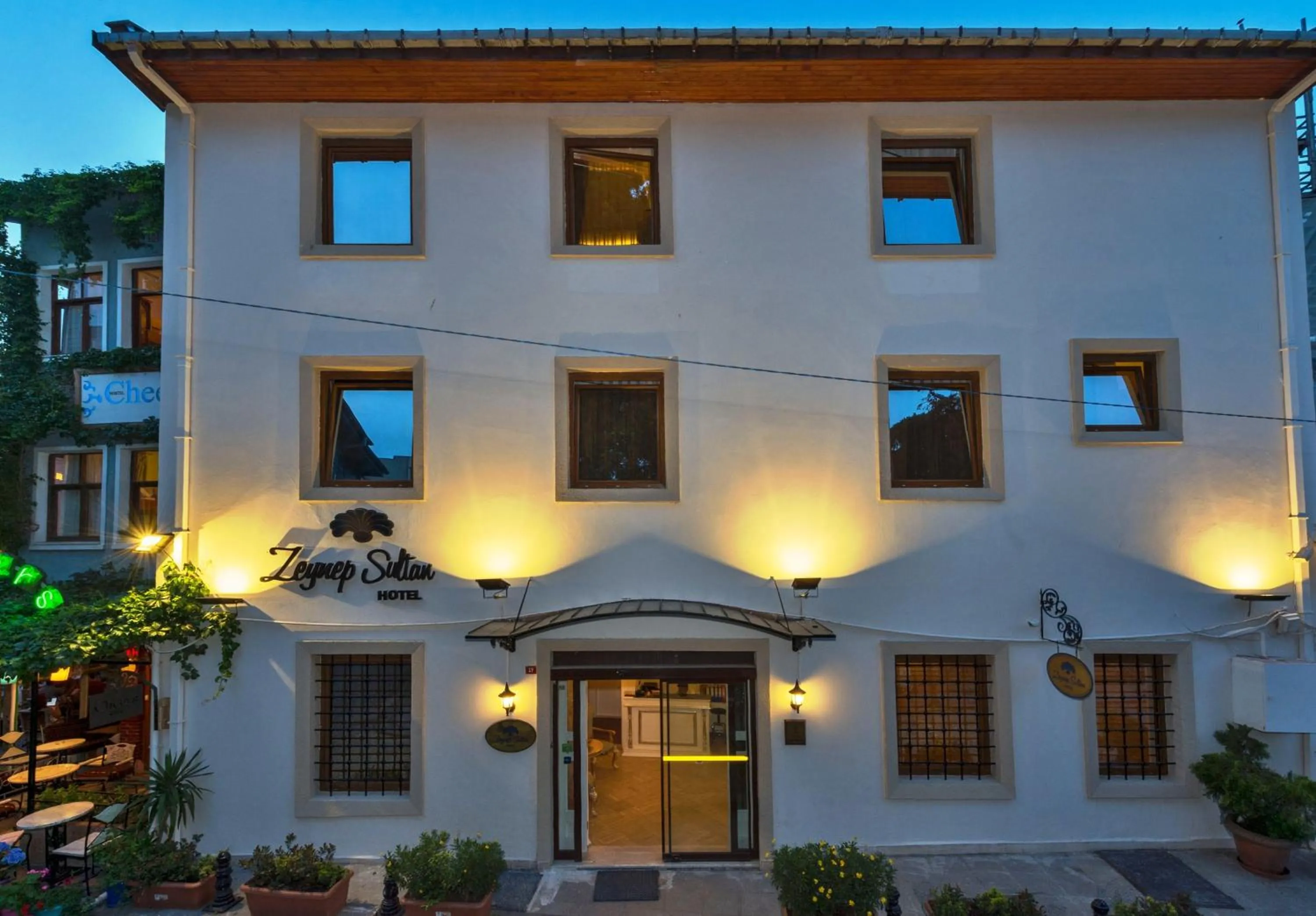Property building in Zeynep Sultan Hotel