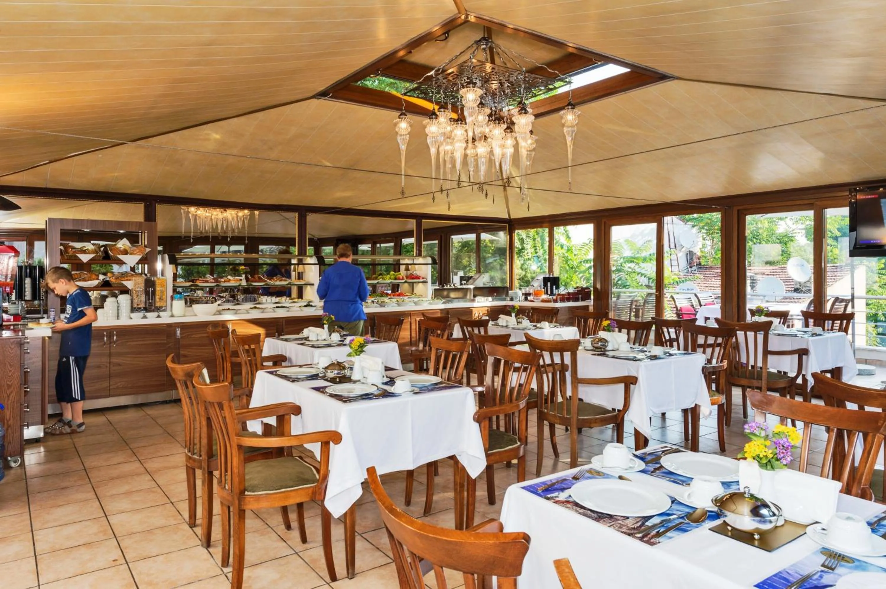 Restaurant/places to eat in Zeynep Sultan Hotel