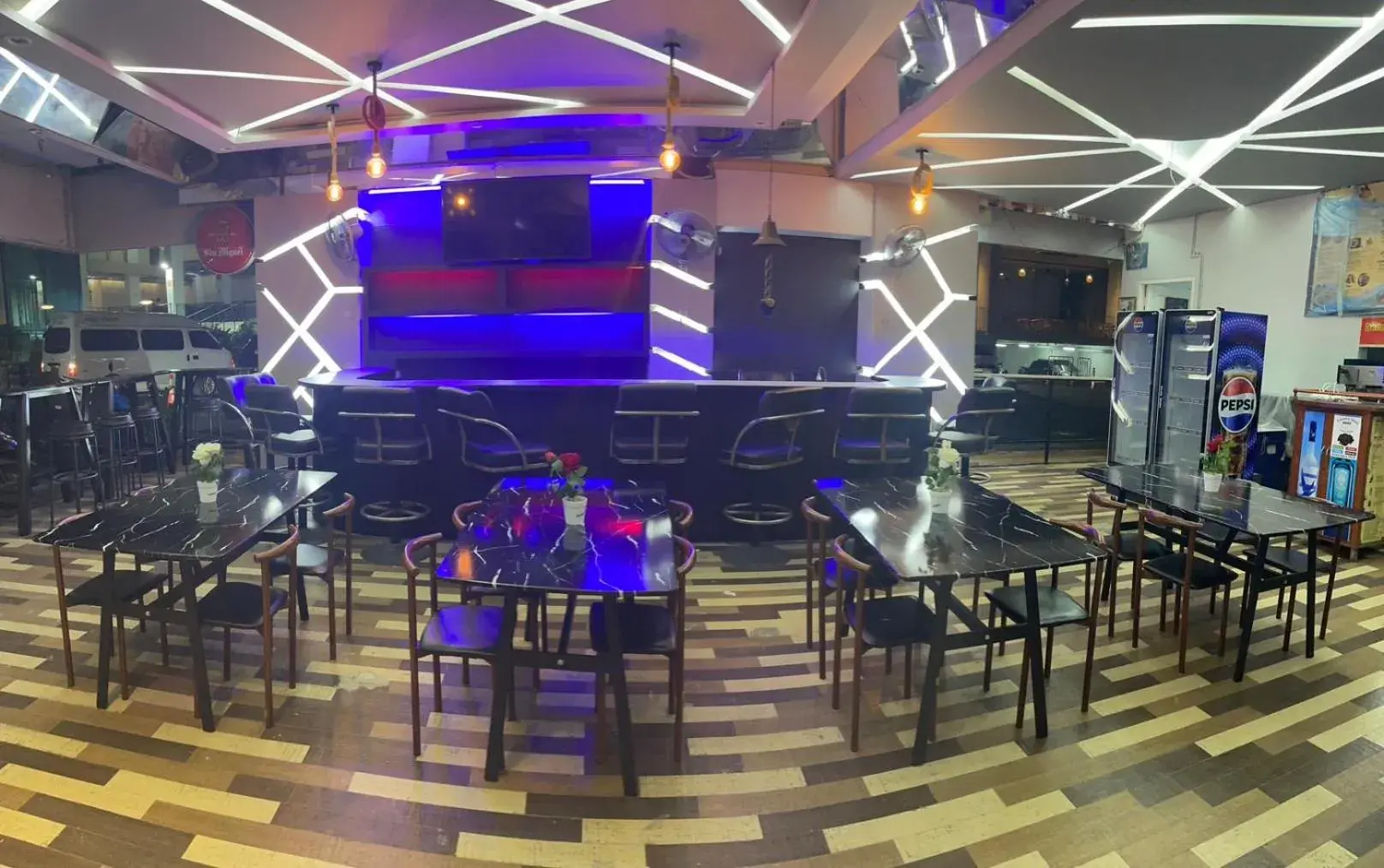 Restaurant/places to eat in The Patong Center Hotel Restaurant/places to eat in The Patong Center Hotel