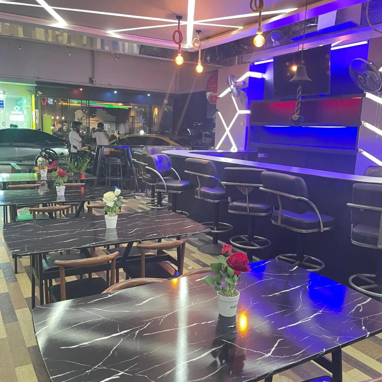 Restaurant/places to eat in The Patong Center Hotel