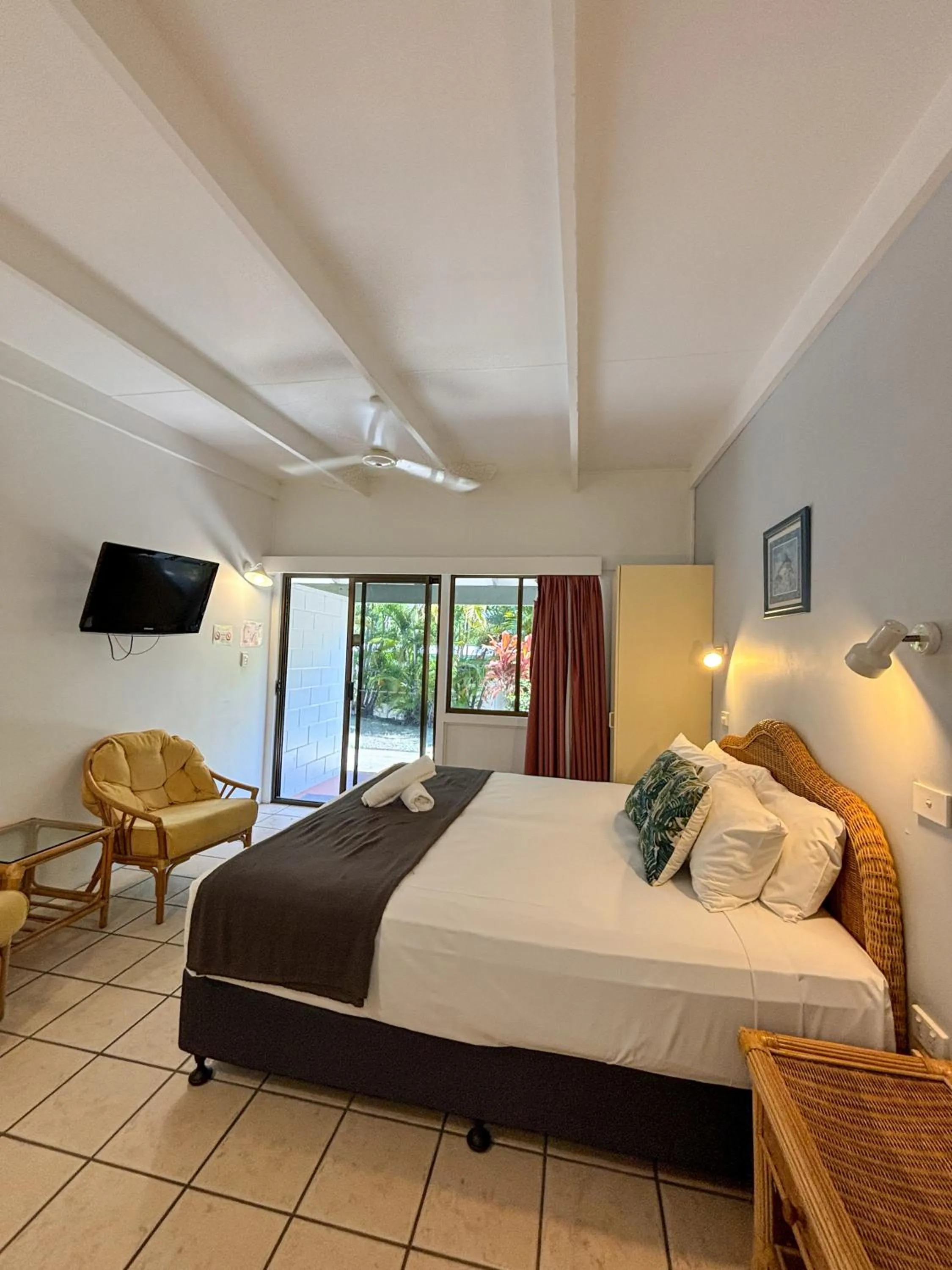 Bed in Amaroo On Mandalay, Magnetic Island