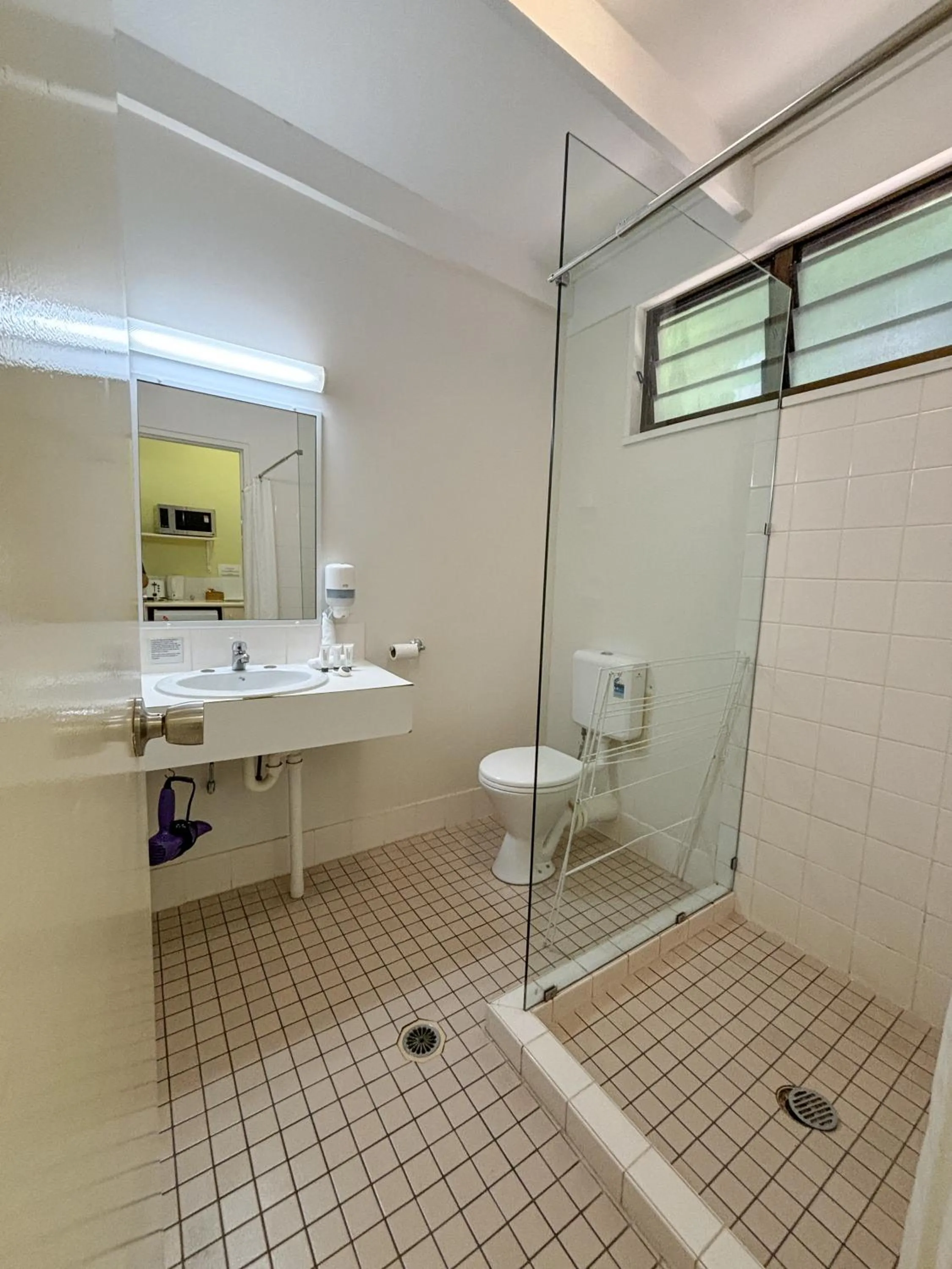 Bathroom in Amaroo On Mandalay, Magnetic Island