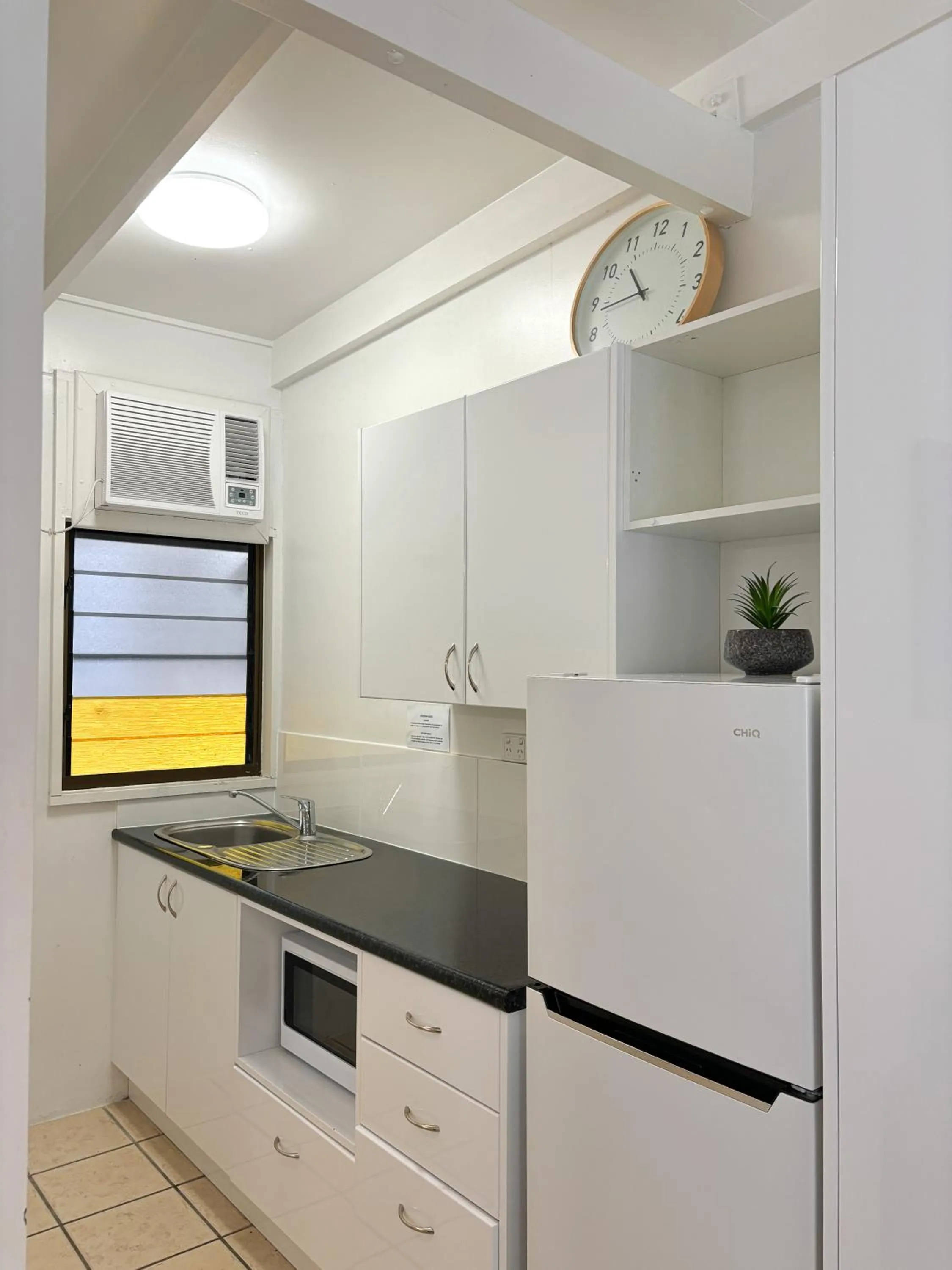 Kitchen or kitchenette in Amaroo On Mandalay, Magnetic Island