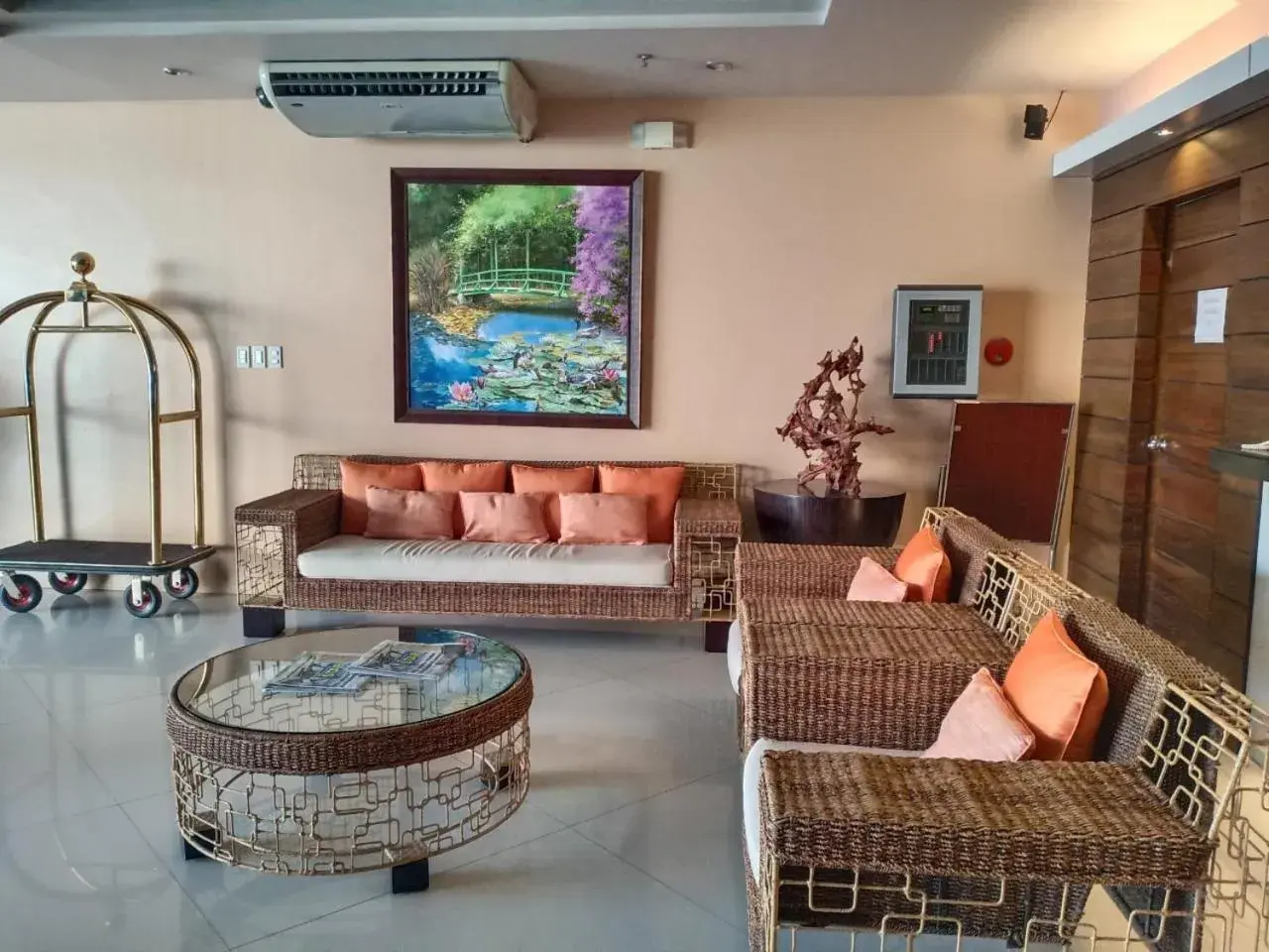 Lobby or reception in Allure Hotel & Suites Lobby or reception in Allure Hotel & Suites