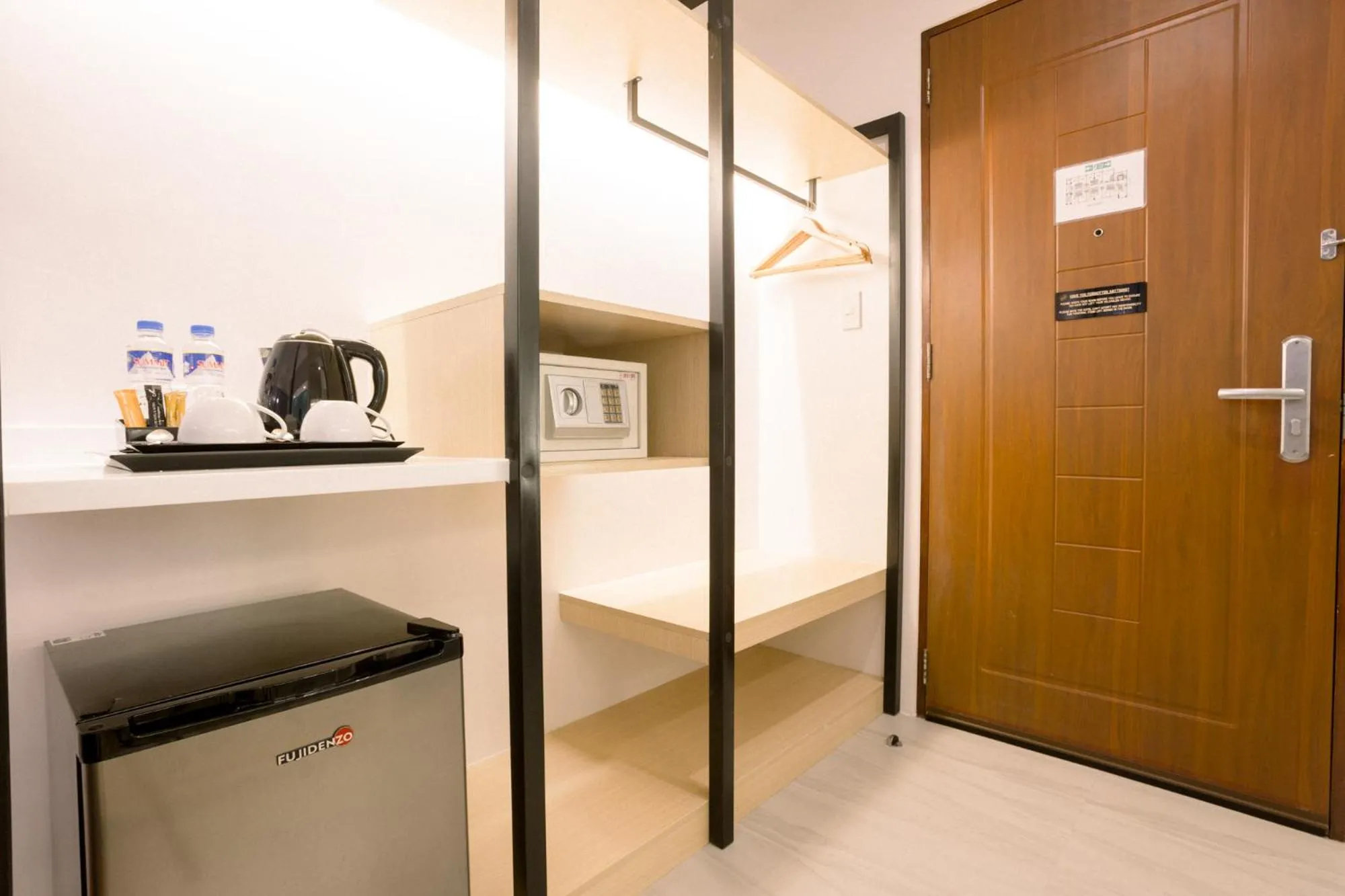 Coffee/tea facilities in Allure Hotel & Suites