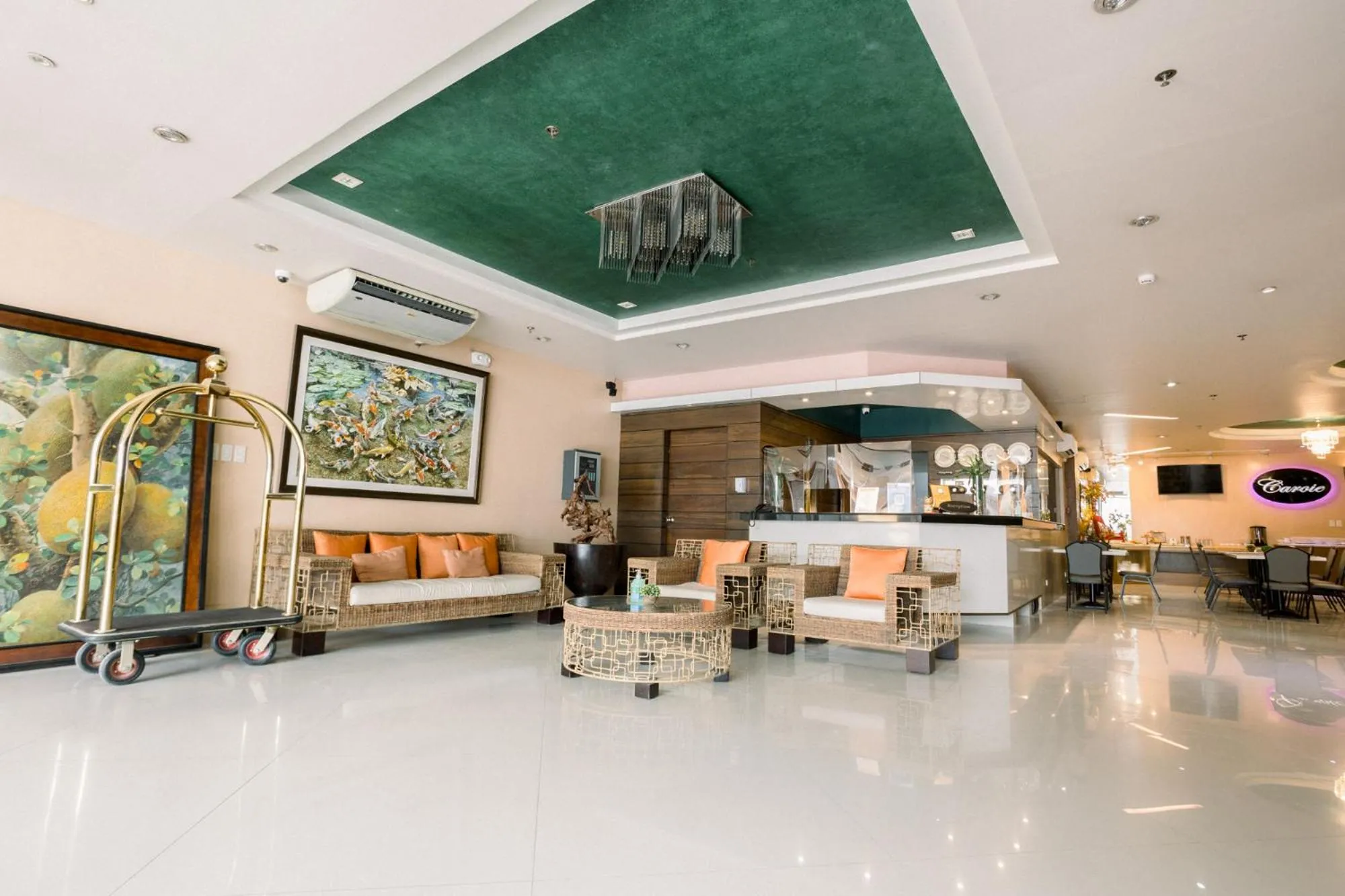 Lobby or reception in Allure Hotel & Suites