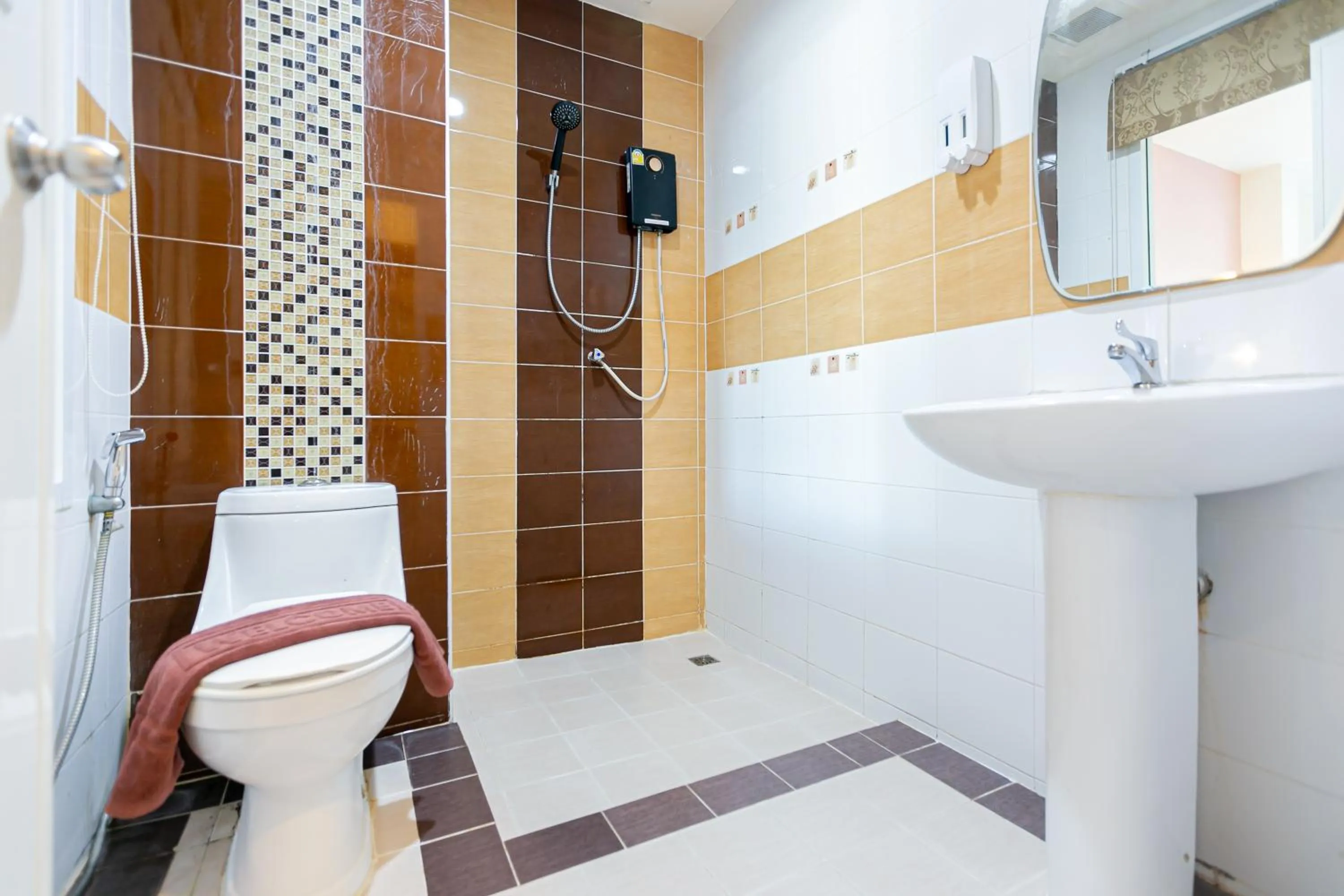 Bathroom in Panwalee Hotel