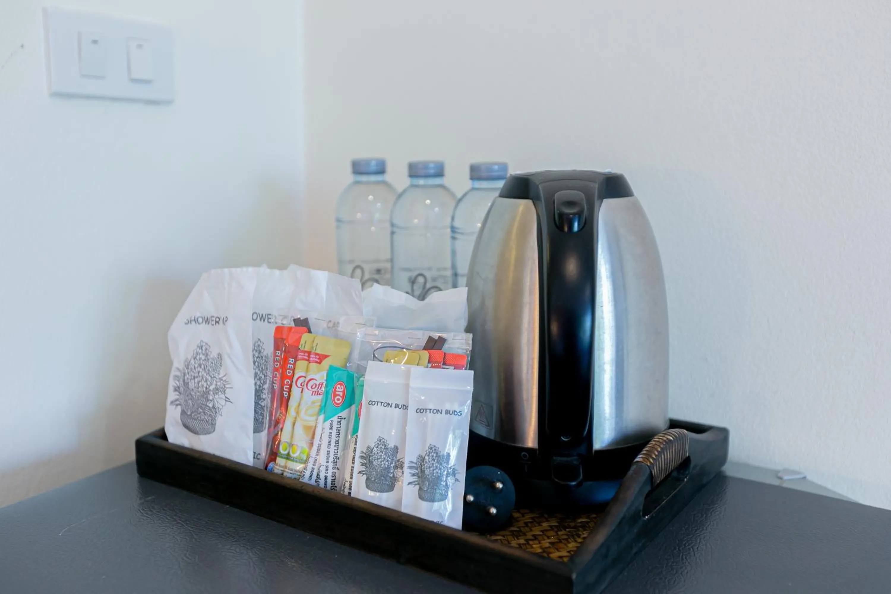 Coffee/tea facilities in Panwalee Hotel