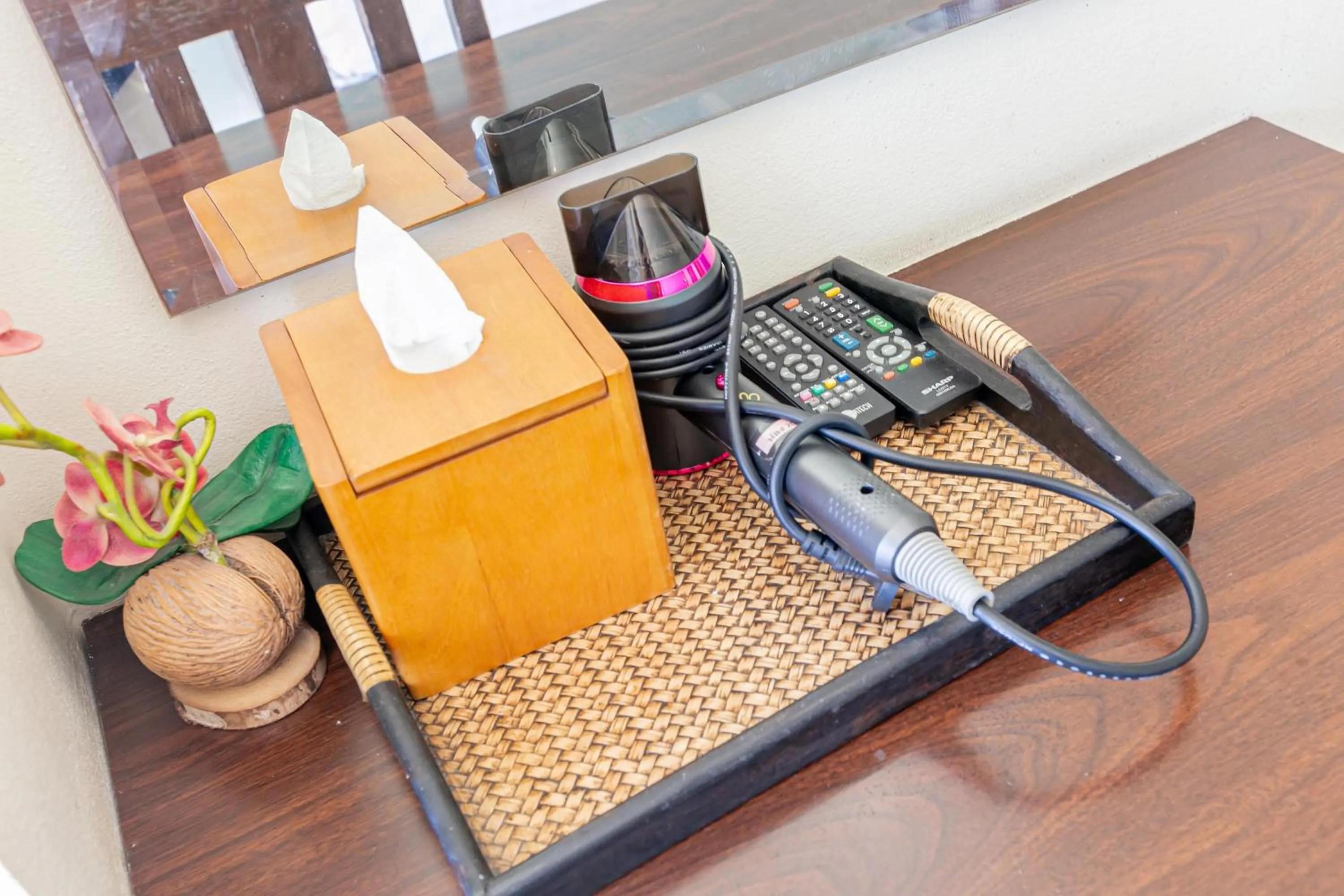 Coffee/tea facilities in Panwalee Hotel