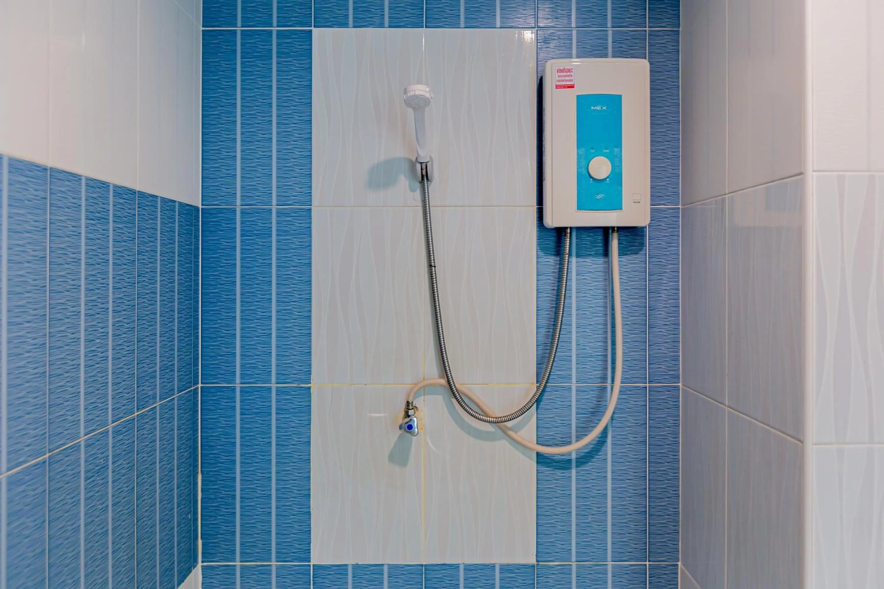 Shower in Panwalee Hotel