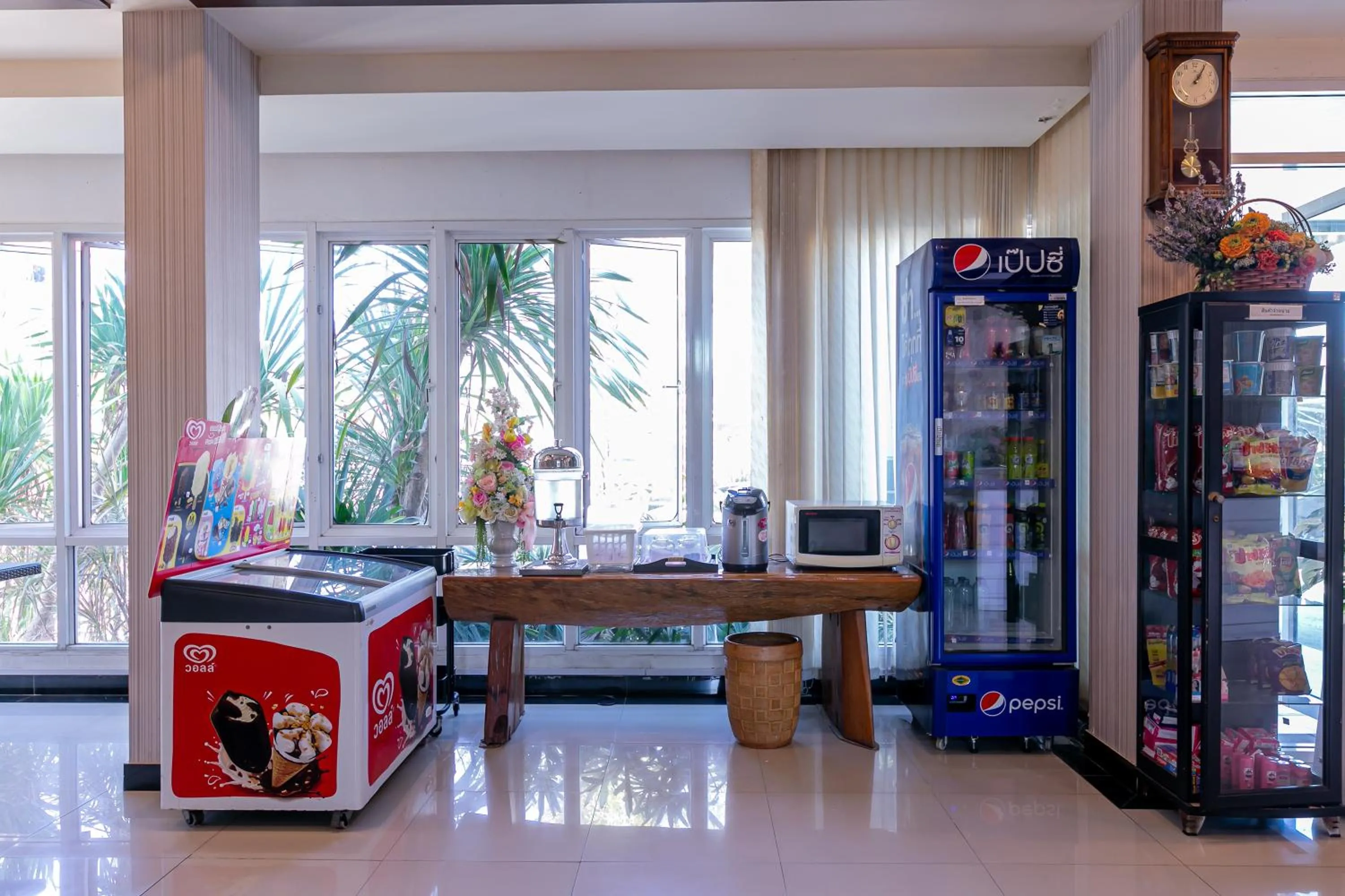 vending machine in Panwalee Hotel