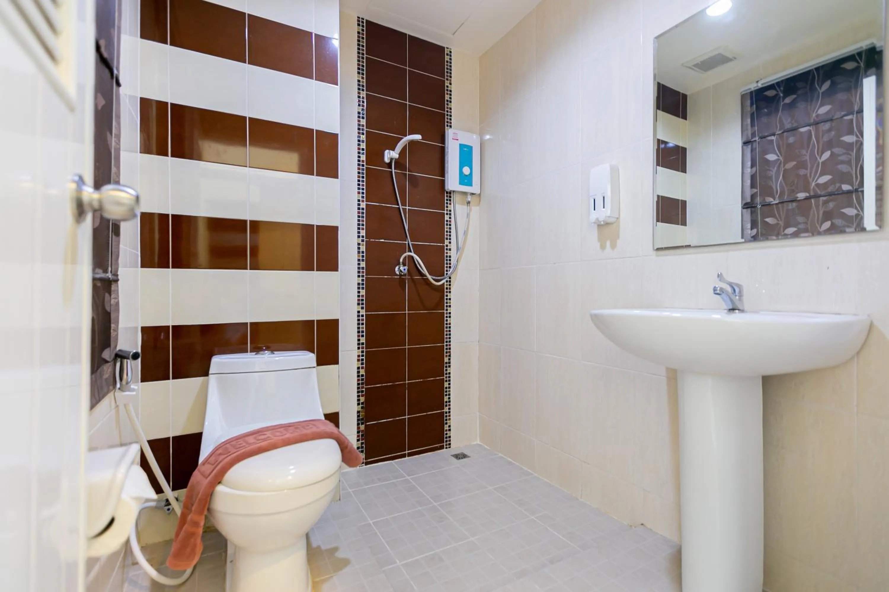 Bathroom in Panwalee Hotel