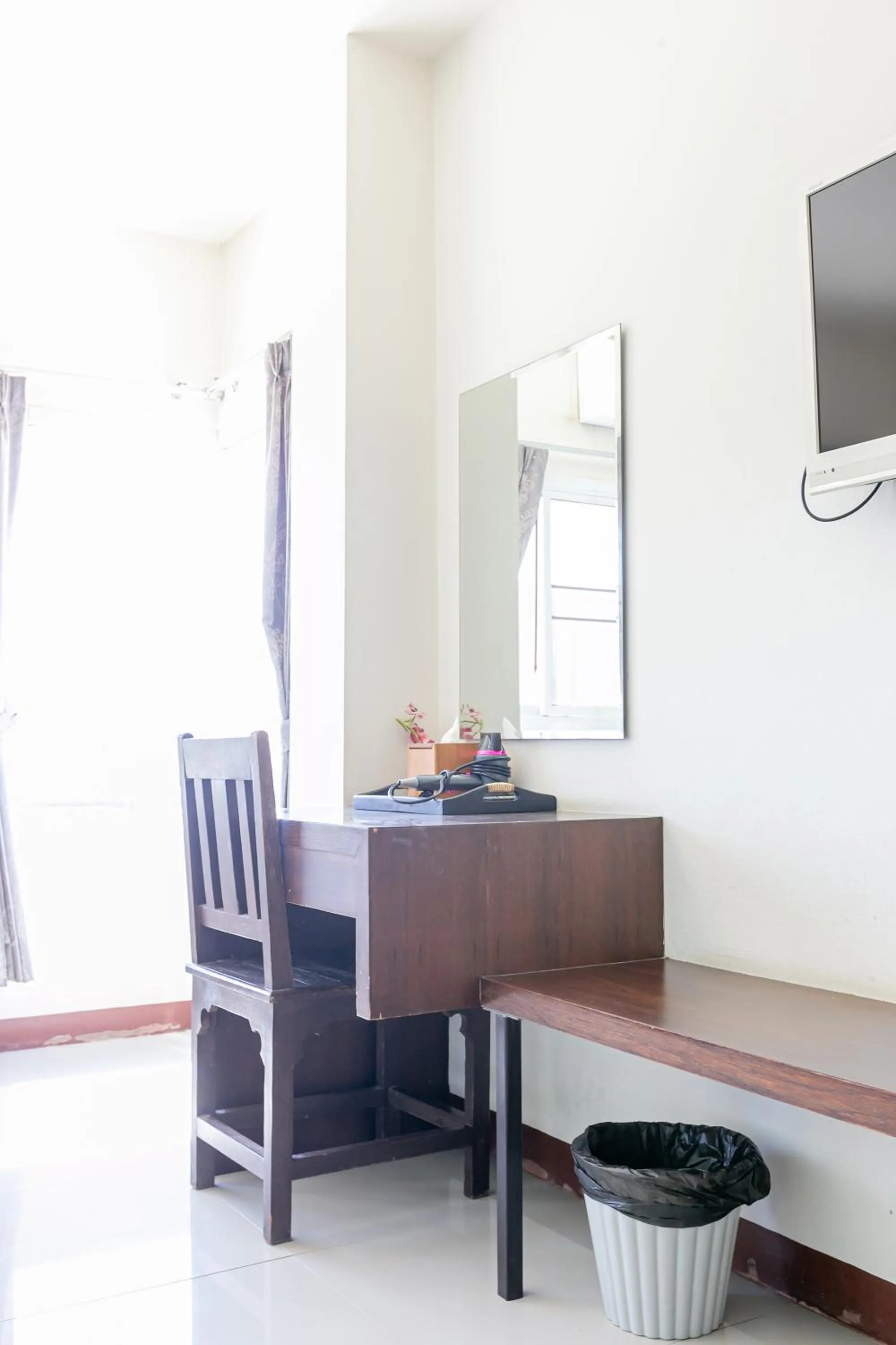 Dining area in Panwalee Hotel