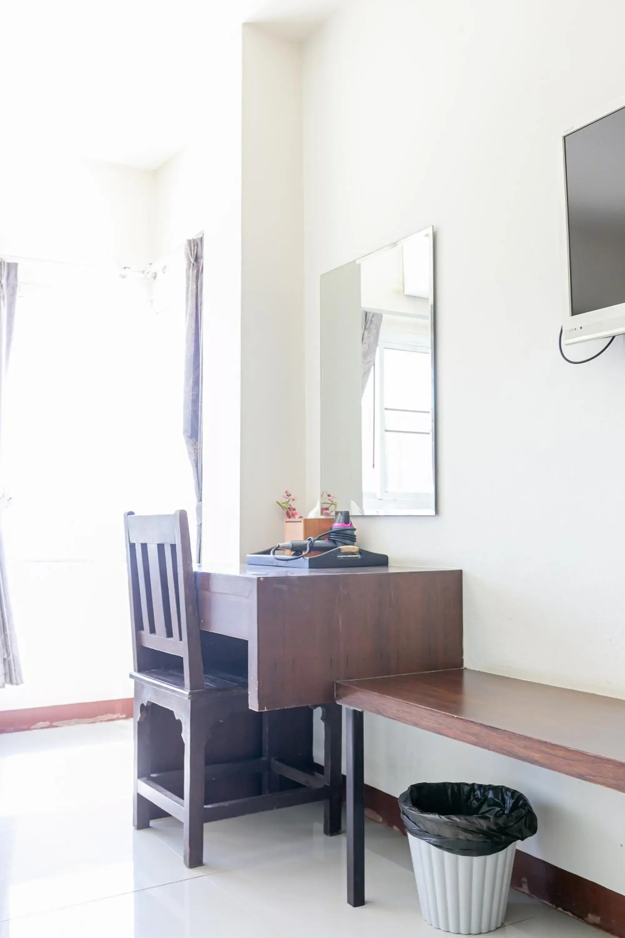 Dining area in Panwalee Hotel Dining area in Panwalee Hotel