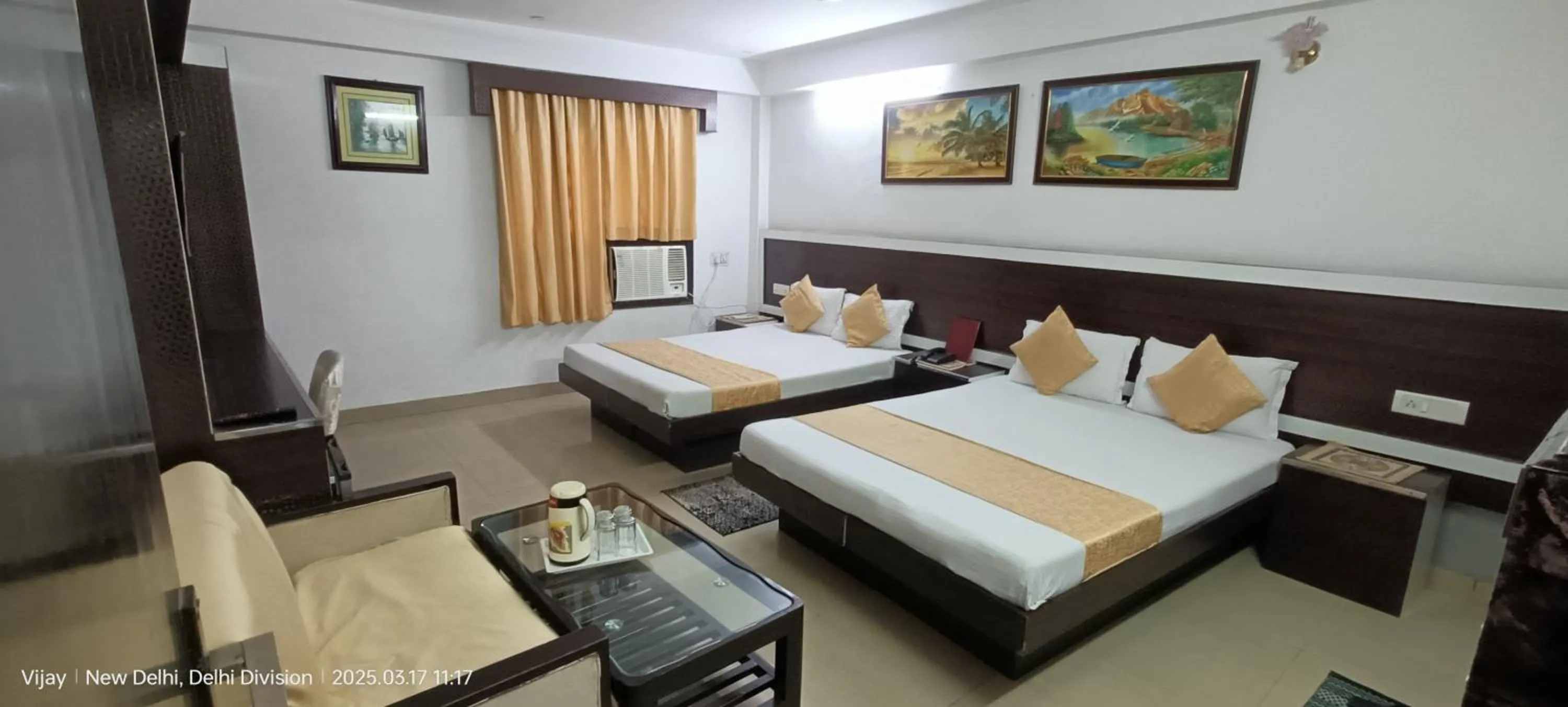 Bedroom, Bed in Hotel Su Shree Continental Dx Near New Delhi Railway Station