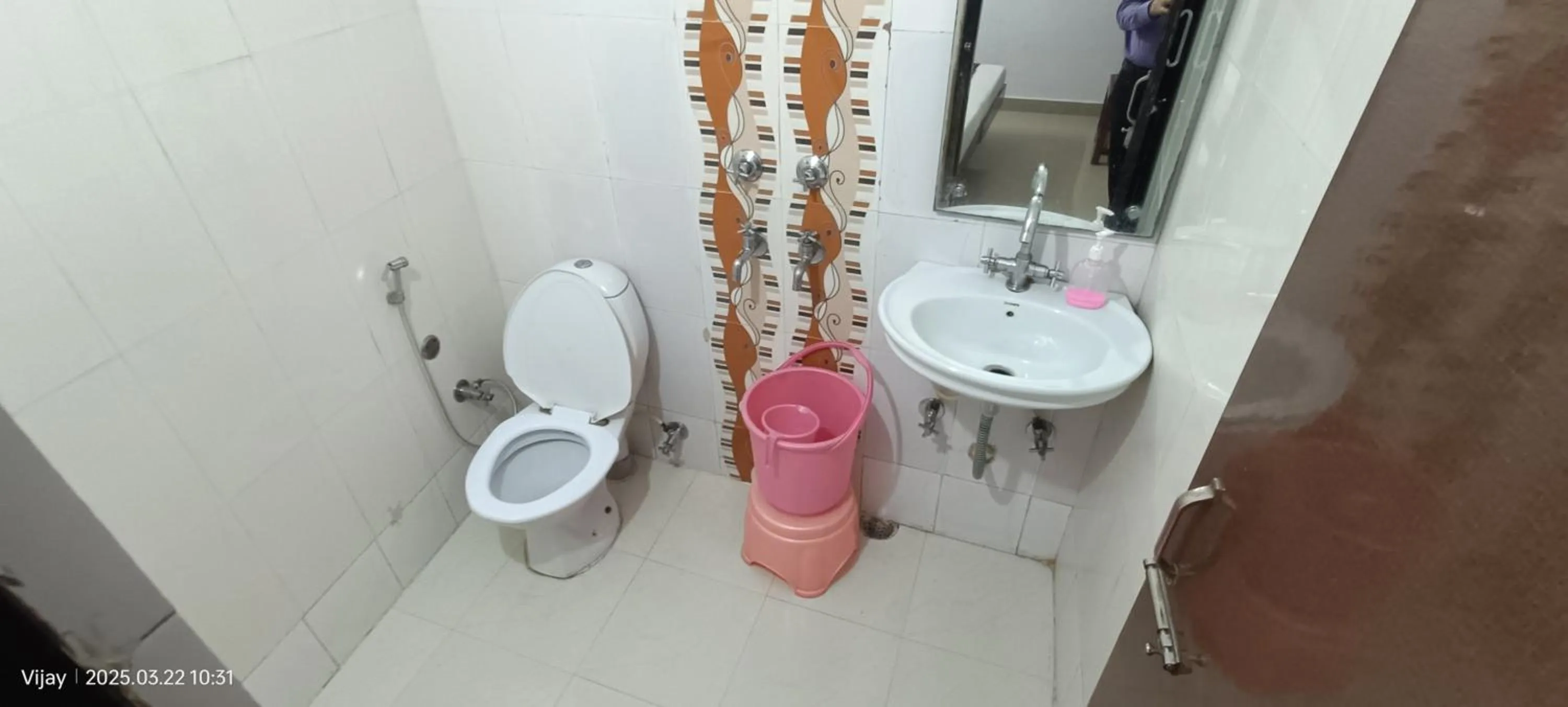 Bathroom in Hotel Su Shree Continental Dx Near New Delhi Railway Station