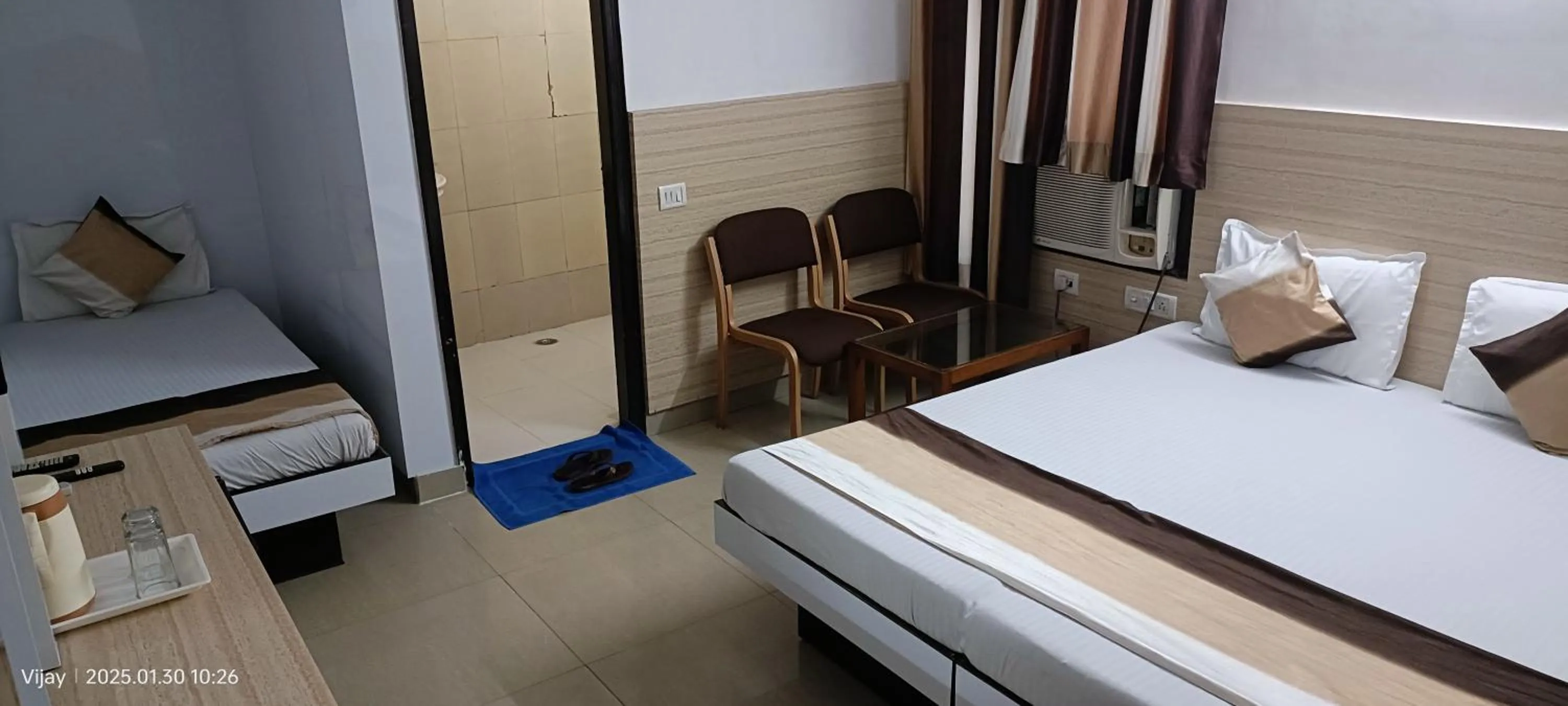 Bedroom, Bed in Hotel Su Shree Continental Dx Near New Delhi Railway Station