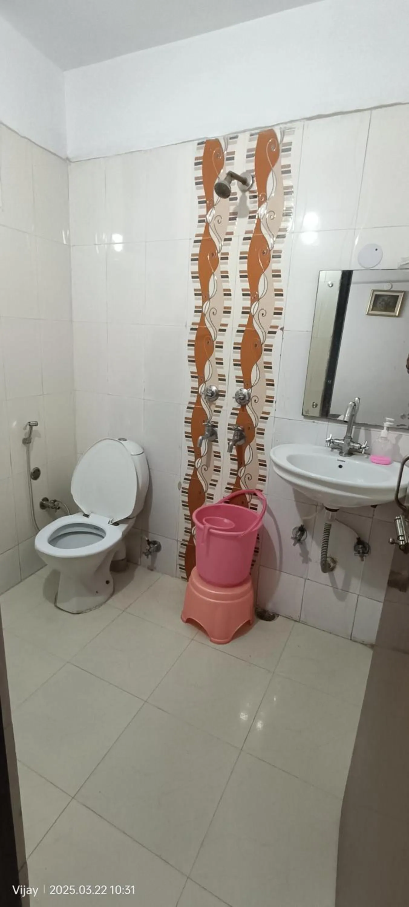 Bathroom in Hotel Su Shree Continental Dx Near New Delhi Railway Station