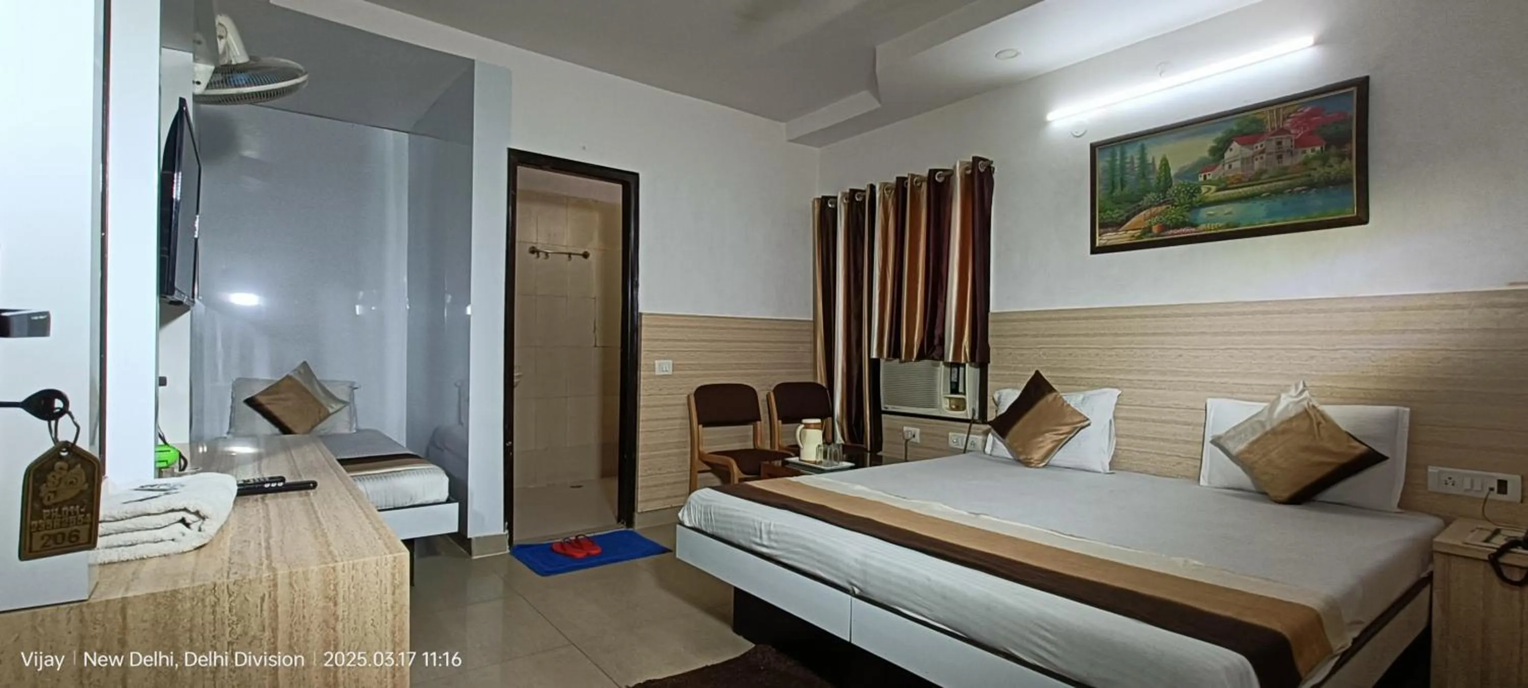 Bedroom, Bed in Hotel Su Shree Continental Dx Near New Delhi Railway Station