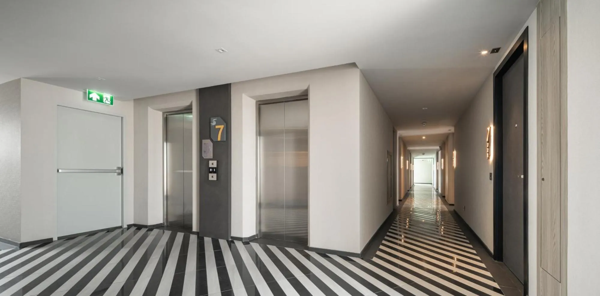 Floor plan in Seekers Finders Rama IV Hotel SureStay Collection by BW