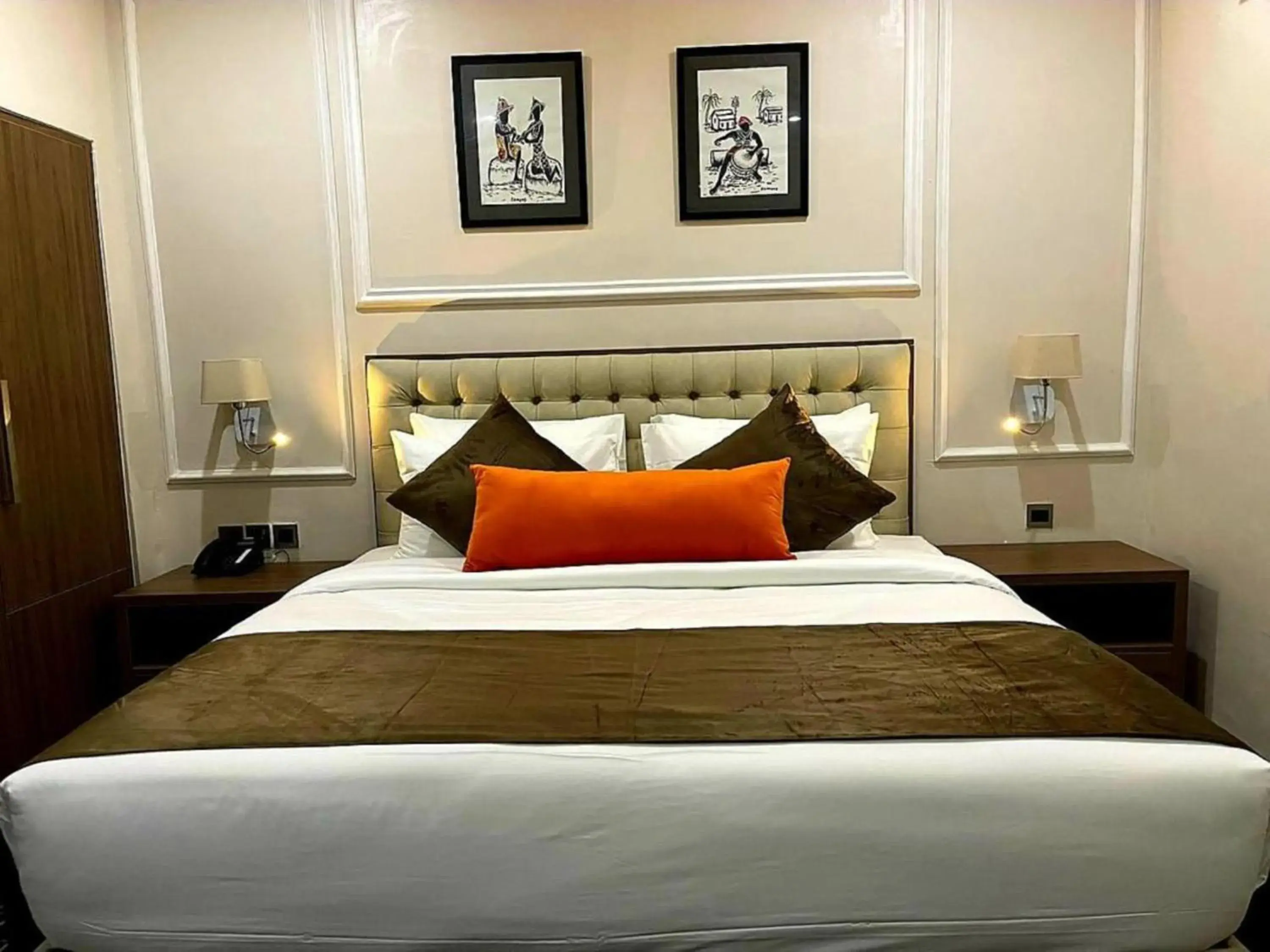 Large Double Room in Misan Hotel Lekki Phase 1 Large Double Room in Misan Hotel Lekki Phase 1