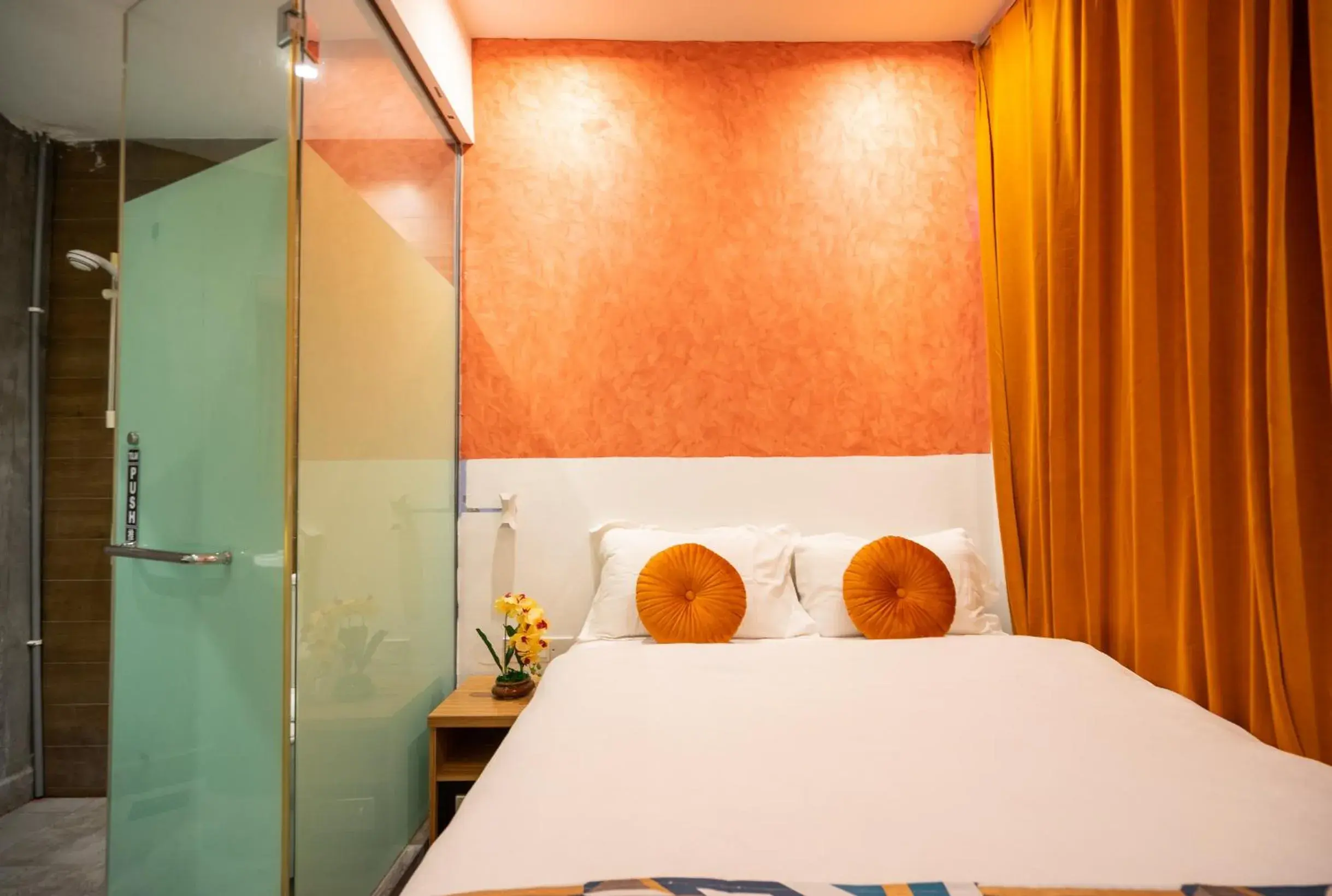 Bed in Apollo Inn Bed in Apollo Inn