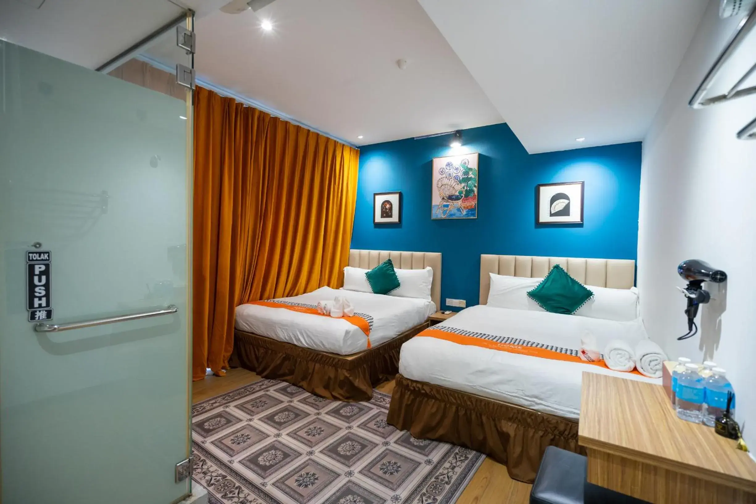 Bed in Apollo Inn Bed in Apollo Inn