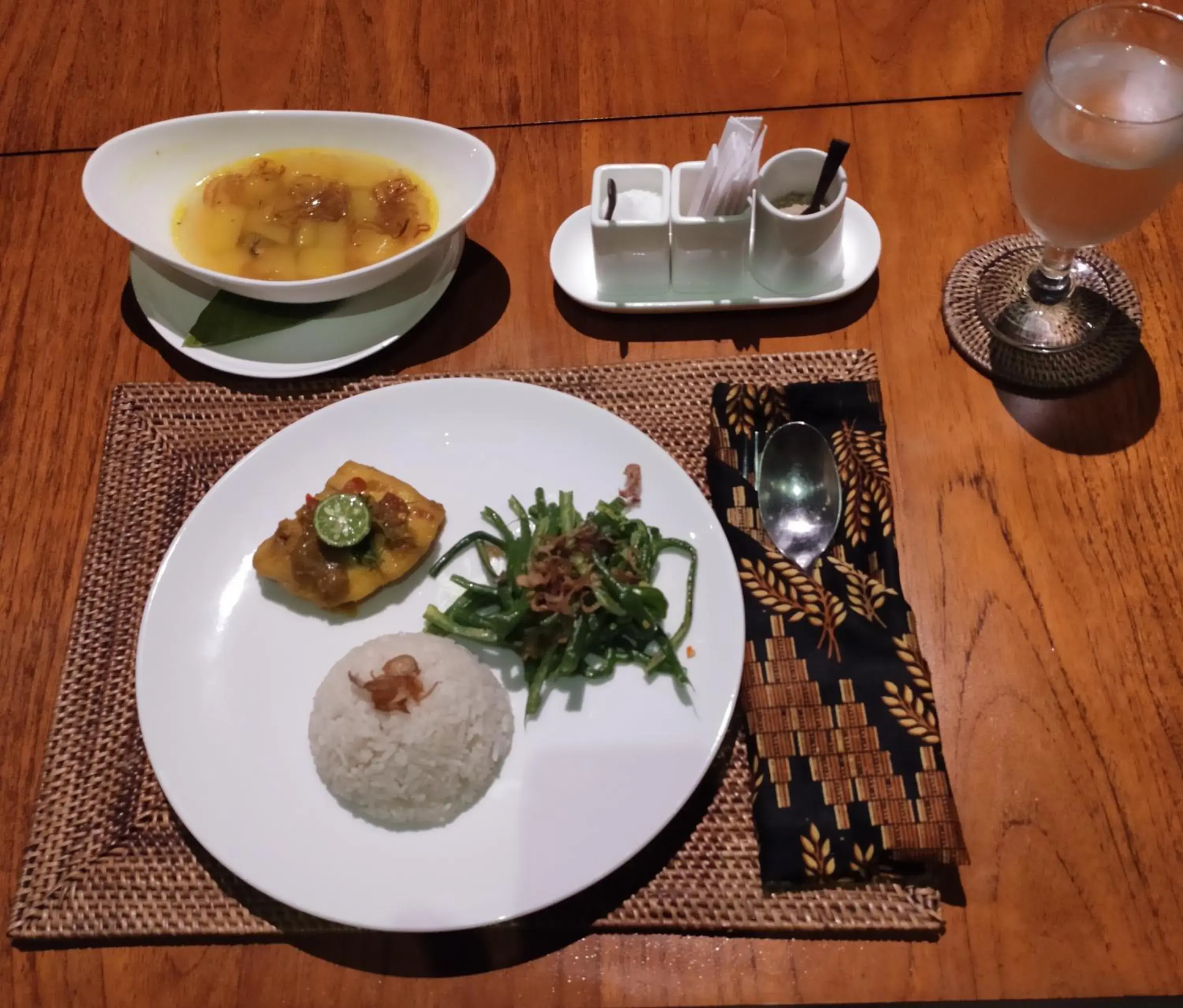 Food in Santun Luxury Private Villas Food in Santun Luxury Private Villas