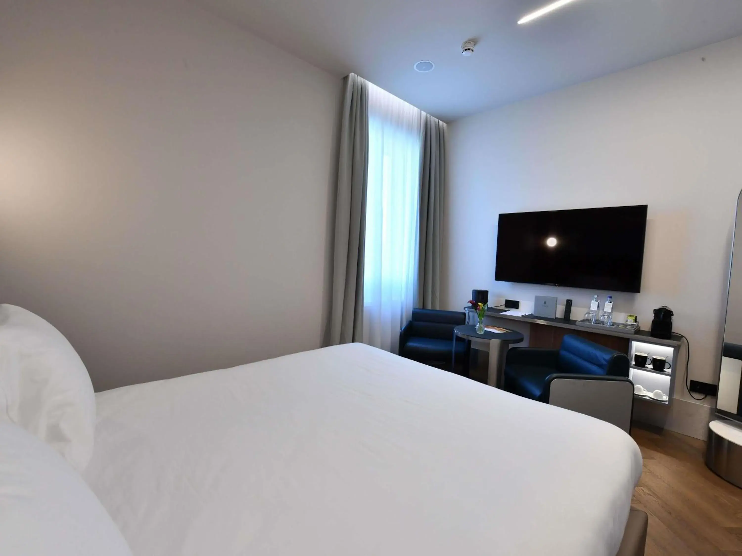 Superior Room with Bay View in Palazzo Tirso MGallery Cagliari Superior Room with Bay View in Palazzo Tirso MGallery Cagliari