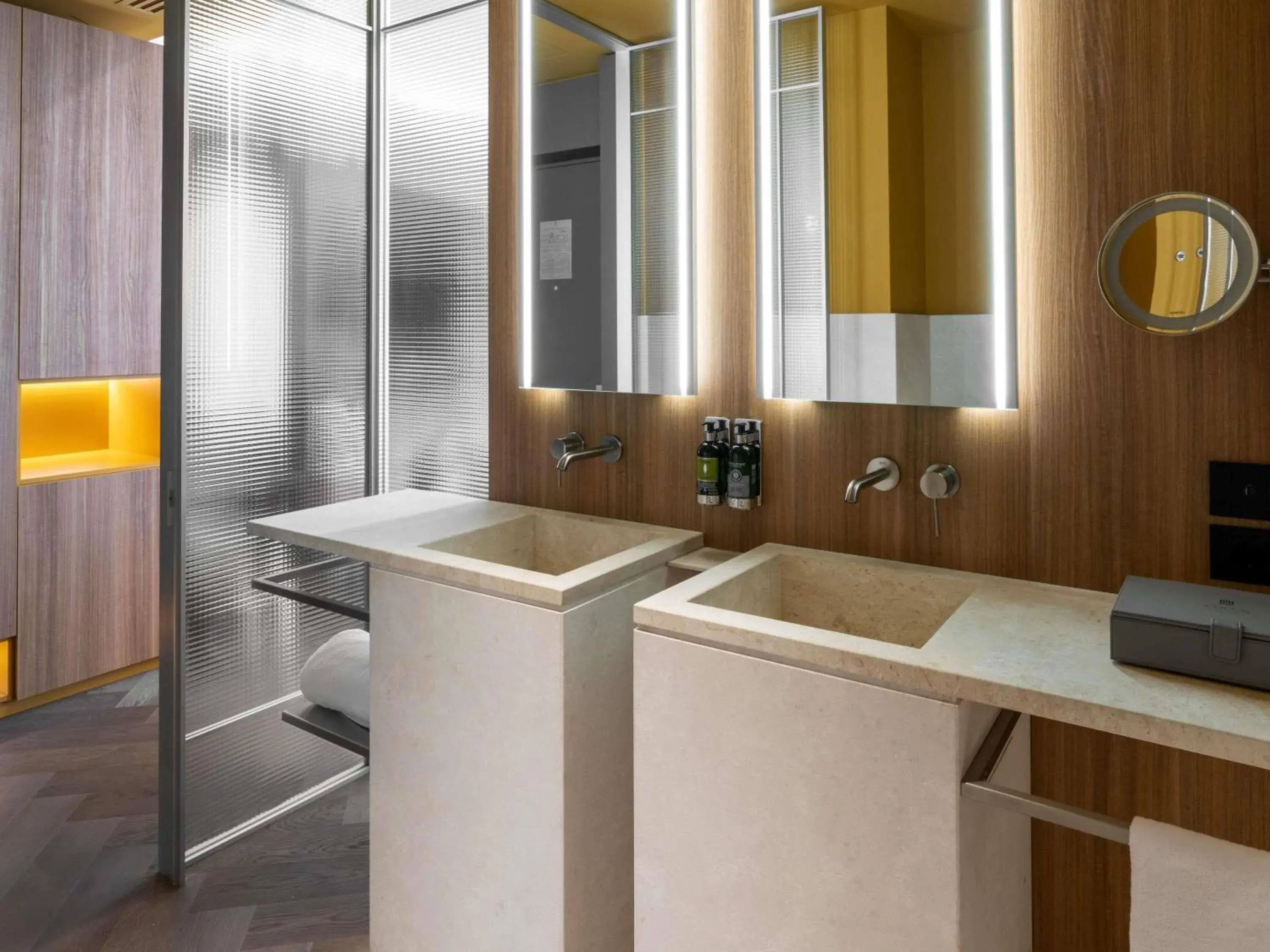 Privilege Suite with Bay View in Palazzo Tirso MGallery Cagliari Privilege Suite with Bay View in Palazzo Tirso MGallery Cagliari