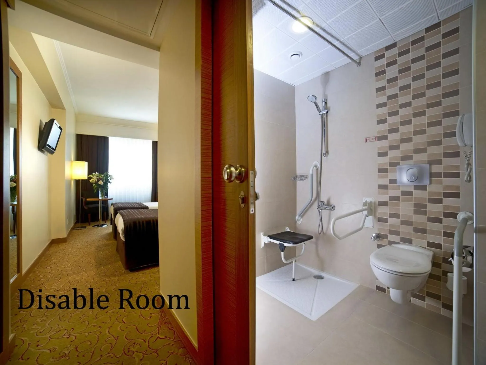 Shower in Radisson Hotel President Old Town Istanbul