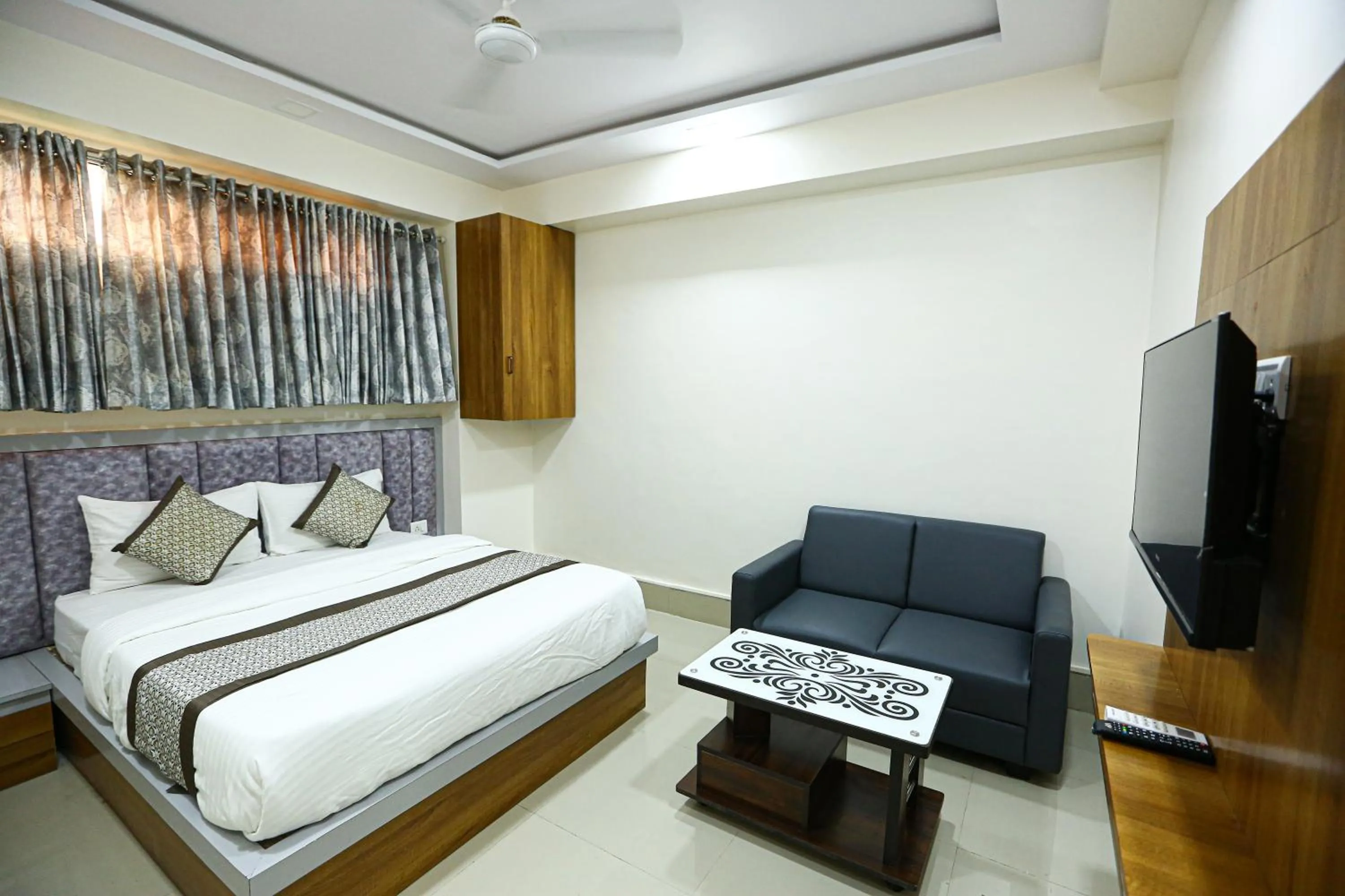 HOTEL GOLDEN CITY