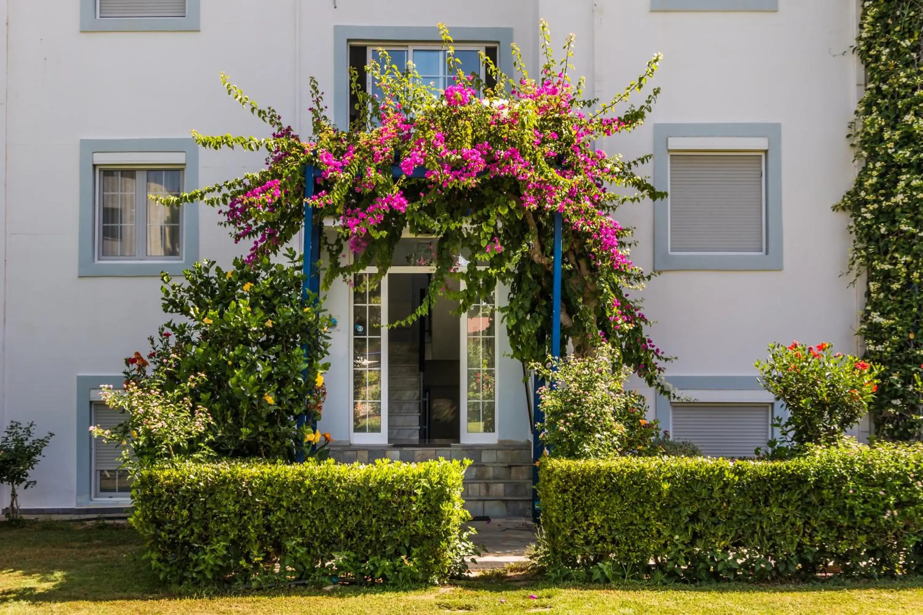 Facade/entrance in Evdokia Suites Facade/entrance in Evdokia Suites