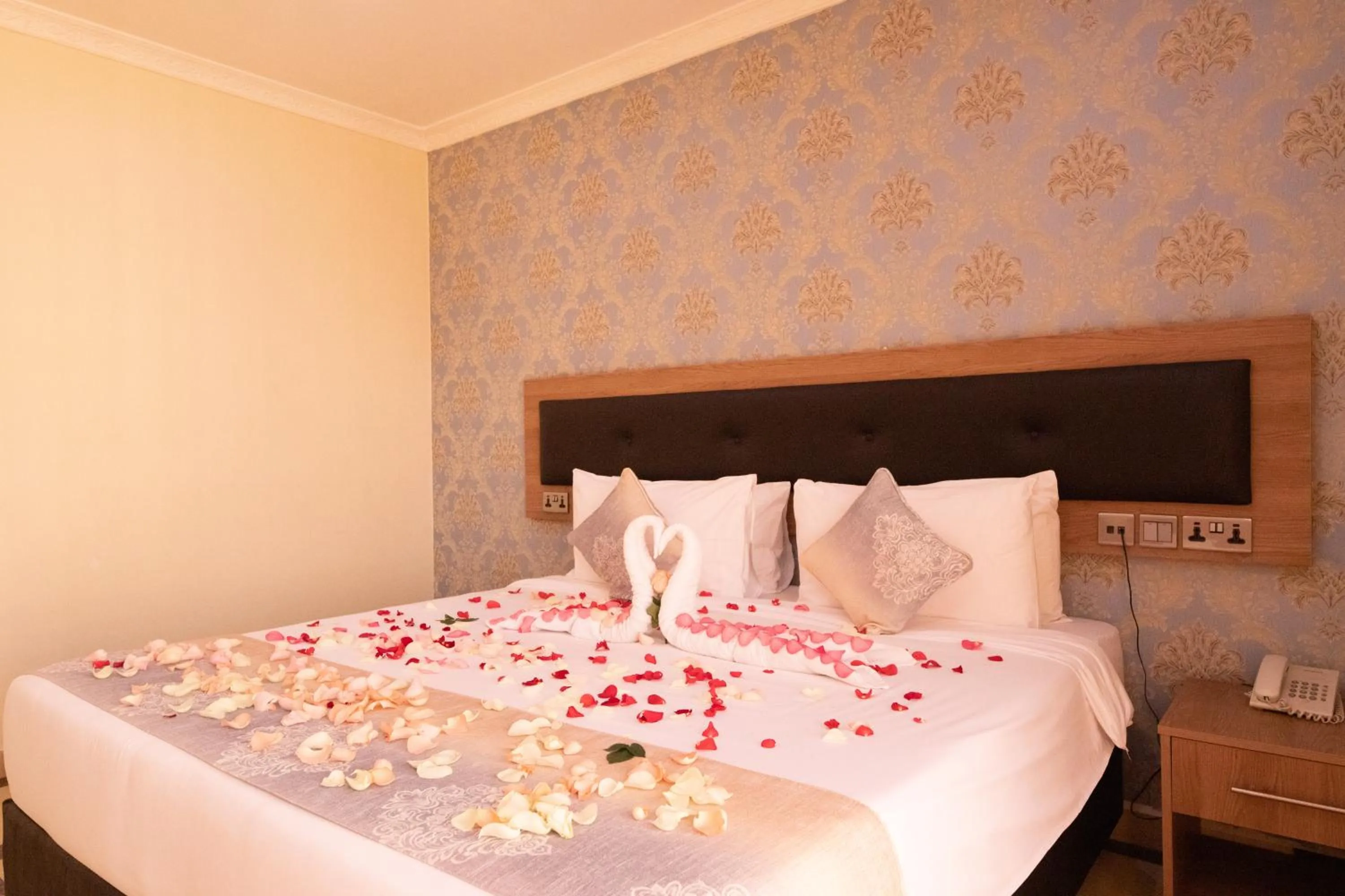 Bed in West Lerruat Hotel