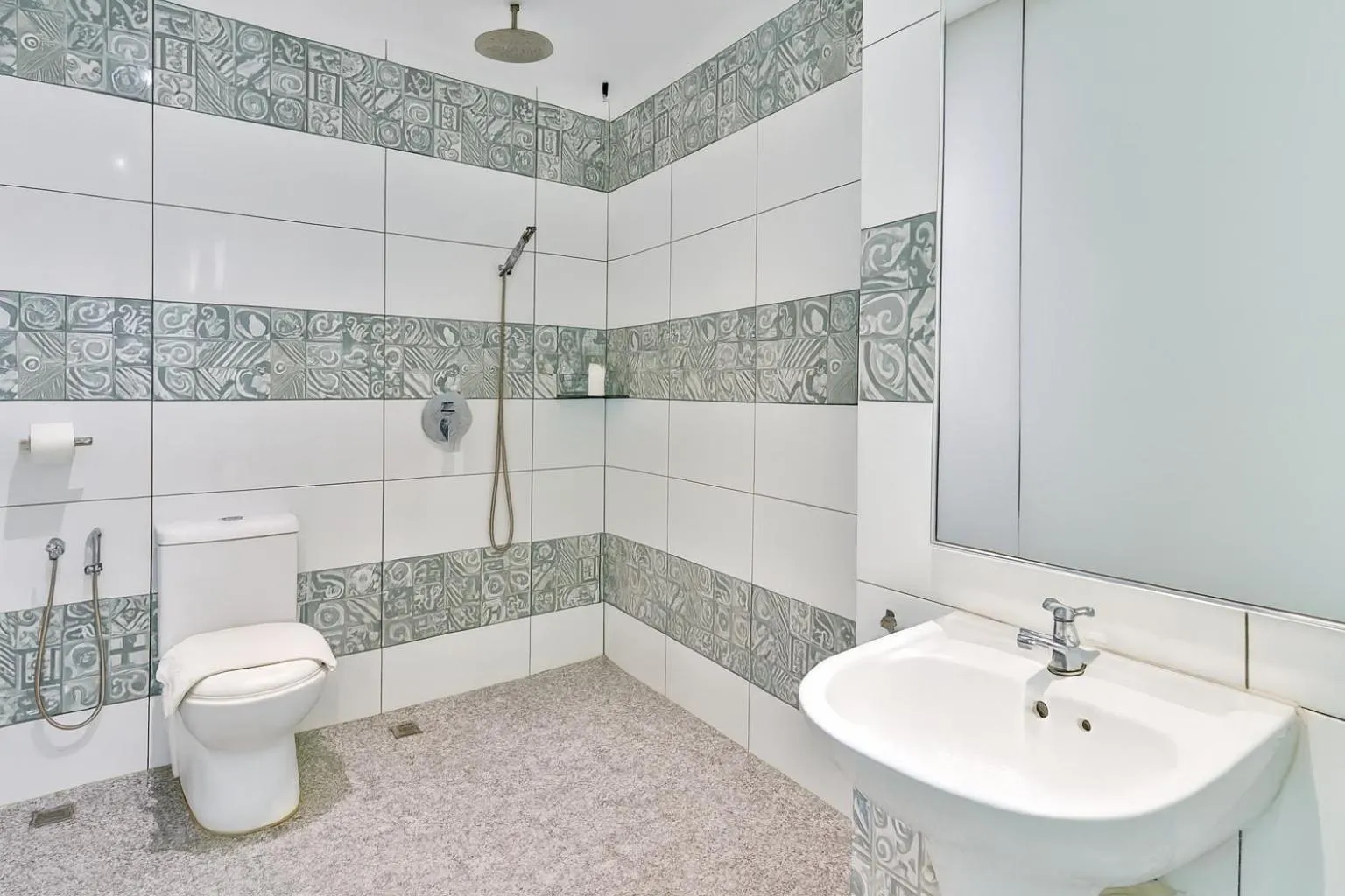 Toilet in Q Collection Macalister formerly known as Apple Hotel Penang