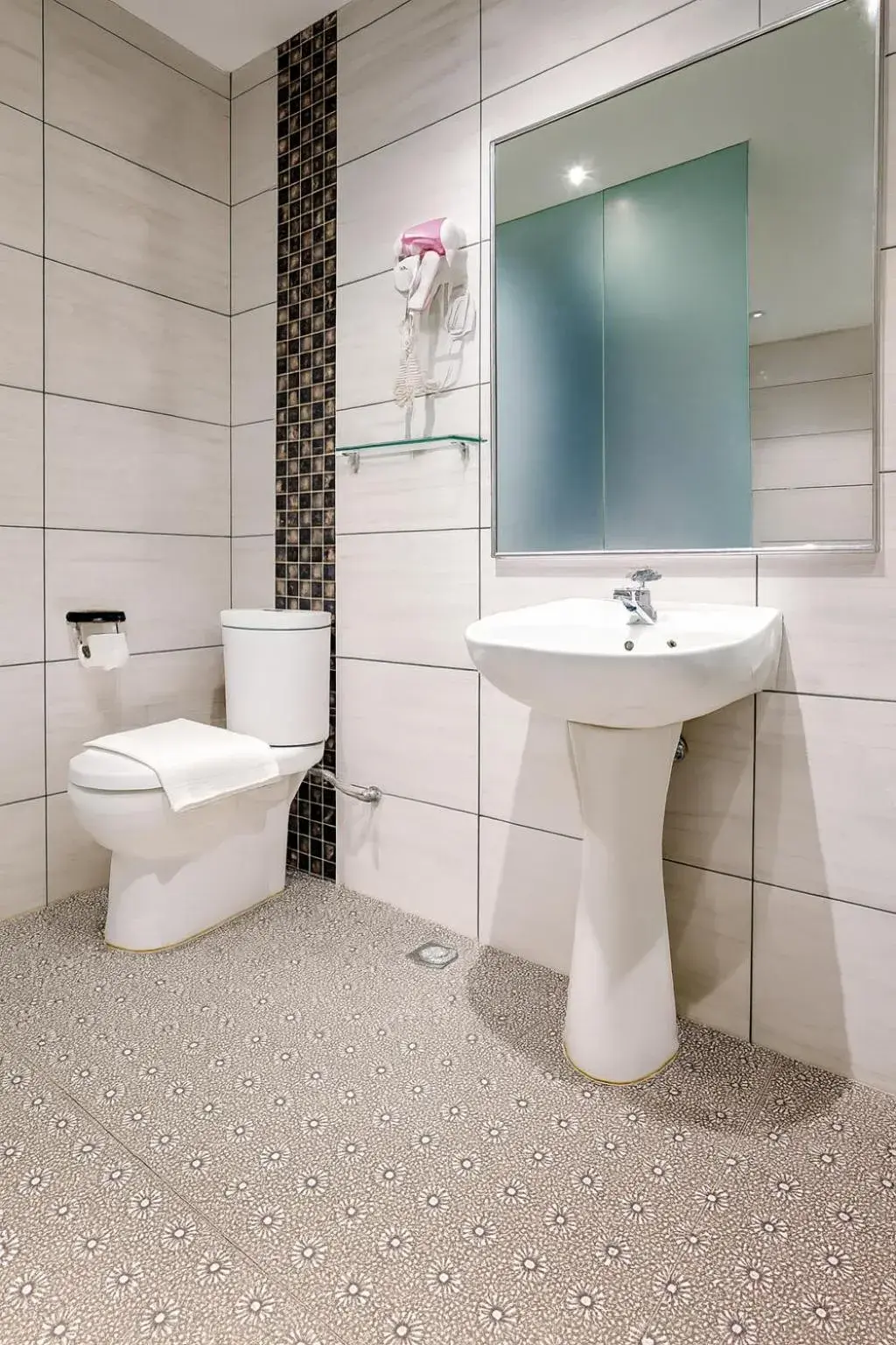 Toilet in Q Collection Macalister formerly known as Apple Hotel Penang Toilet in Q Collection Macalister formerly known as Apple Hotel Penang