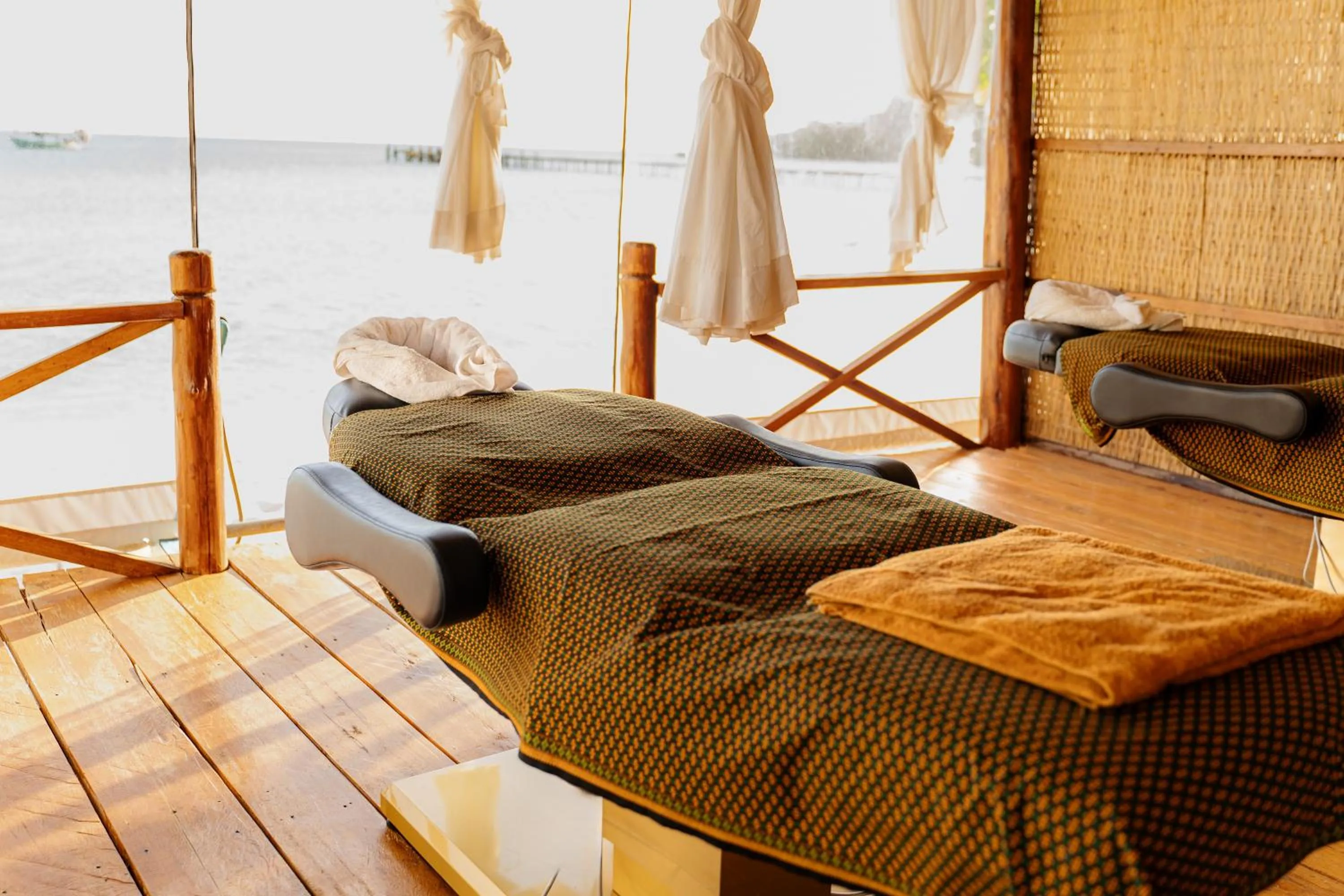Living room, Bed in Golden Beach Resort
