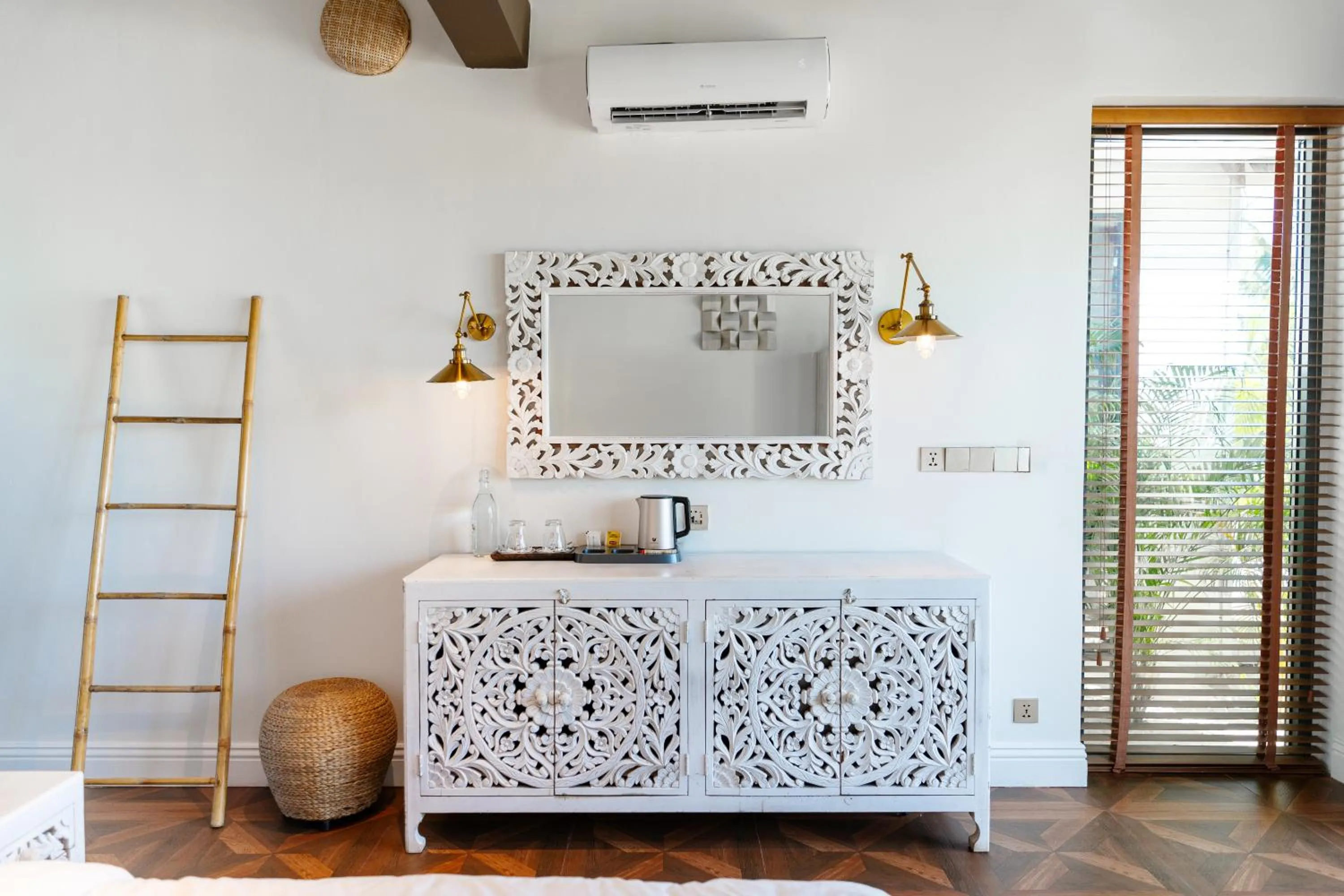 air conditioner in Golden Beach Resort