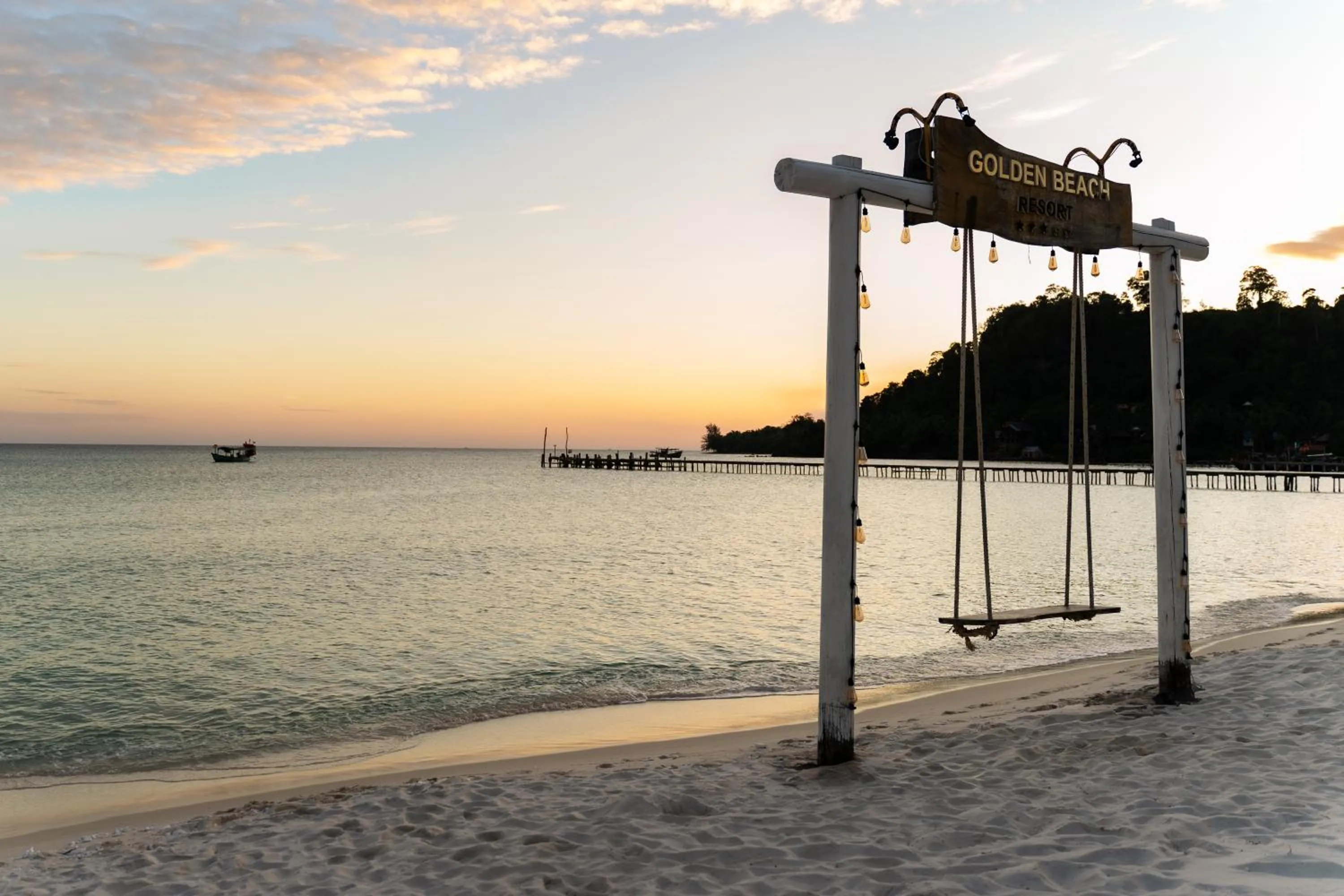 Beach in Golden Beach Resort
