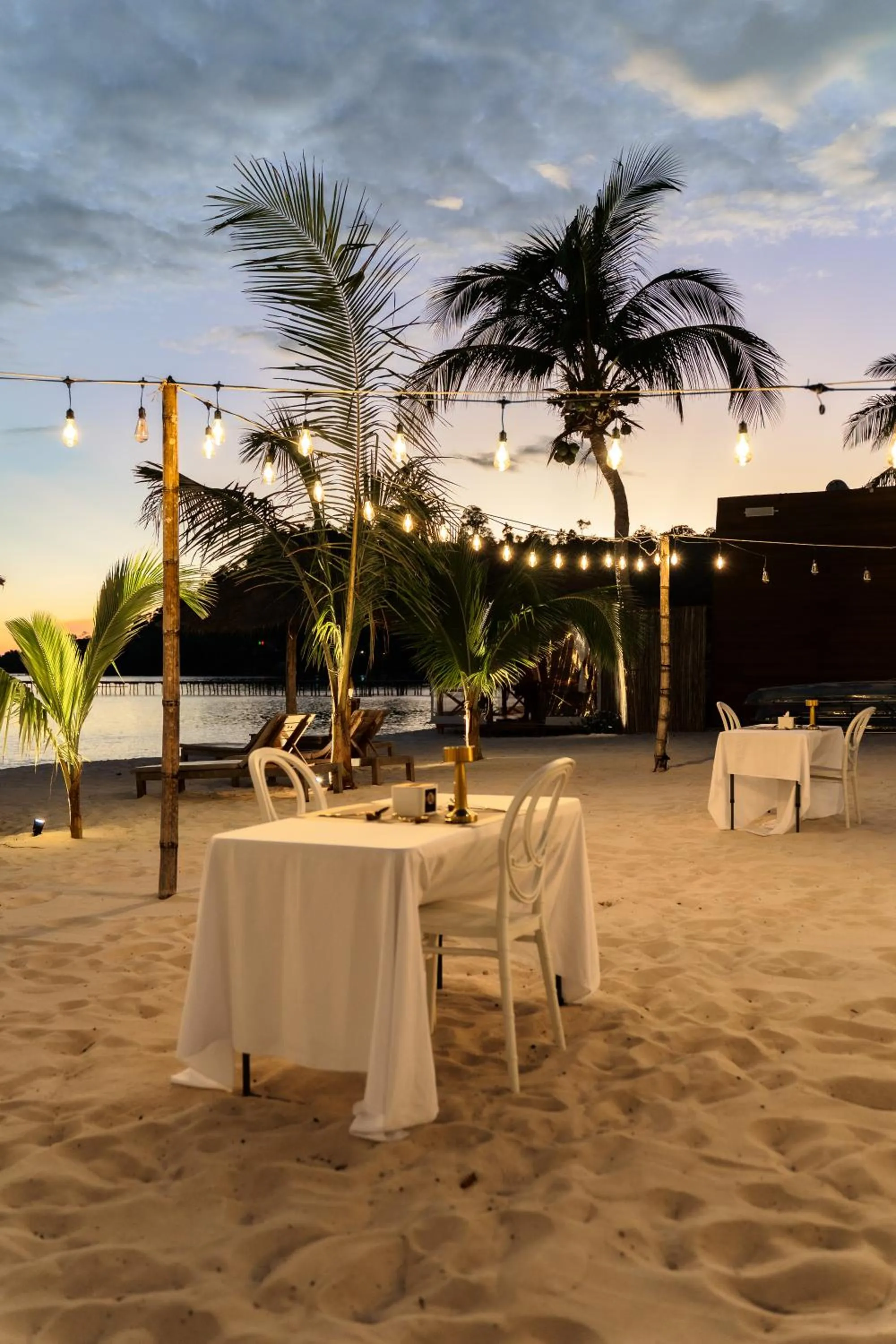 Restaurant/places to eat in Golden Beach Resort