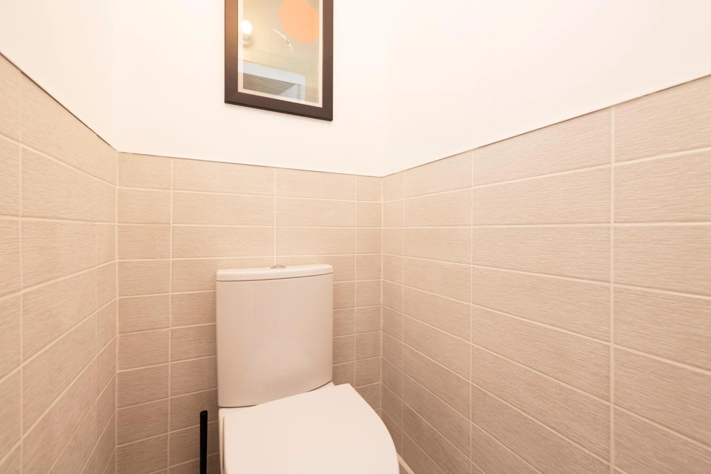 JOIVY Charming Apartment near Leith Links with Patio